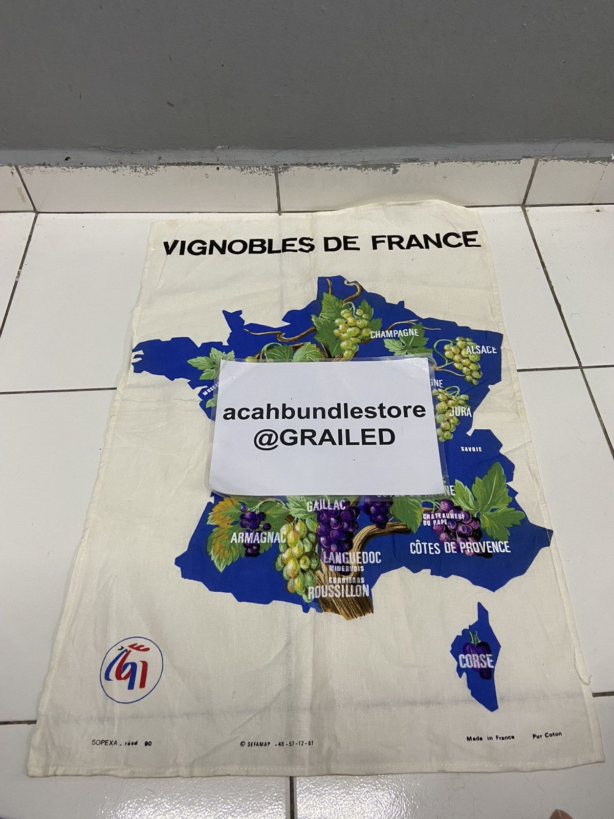 Other VINTAGE 90’s VIGNOBLES DE FRANCE WINE CITY POSTER Size ONE SIZE - 11 Thumbnail
