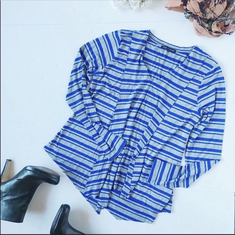 Other Cable & Gauge Gray & Blue Striped V-Neck Drapey Top Medium Size M / US 6-8 / IT 42-44 - 2 Thumbnail