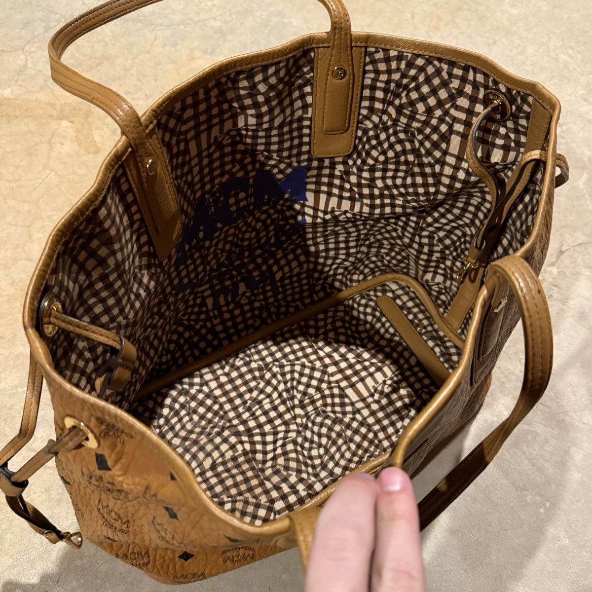 MCM MCM Visetos Liz Reversible Shopper Tote Cognac Medium Size ONE SIZE - 14 Thumbnail