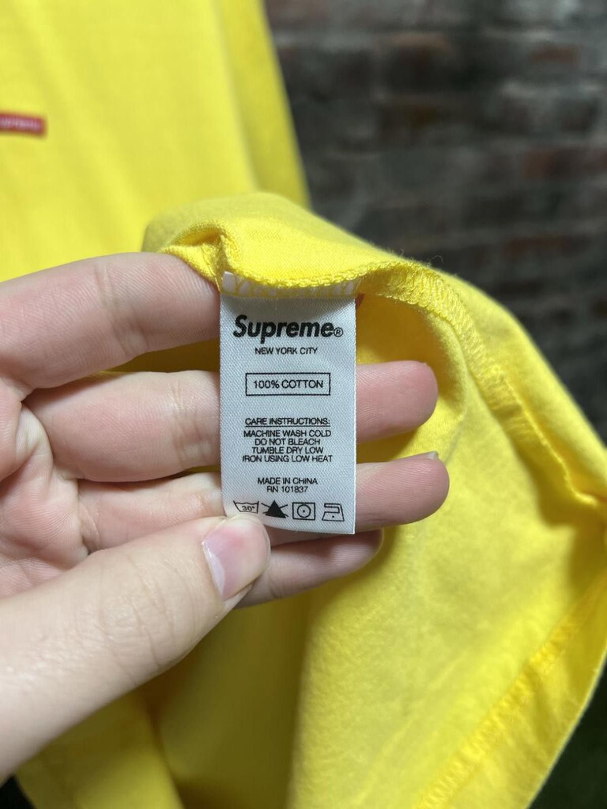 Supreme Supreme Small Box Logo Yellow Tee Sz. L Size US L / EU 52-54 / 3 - 4 Thumbnail