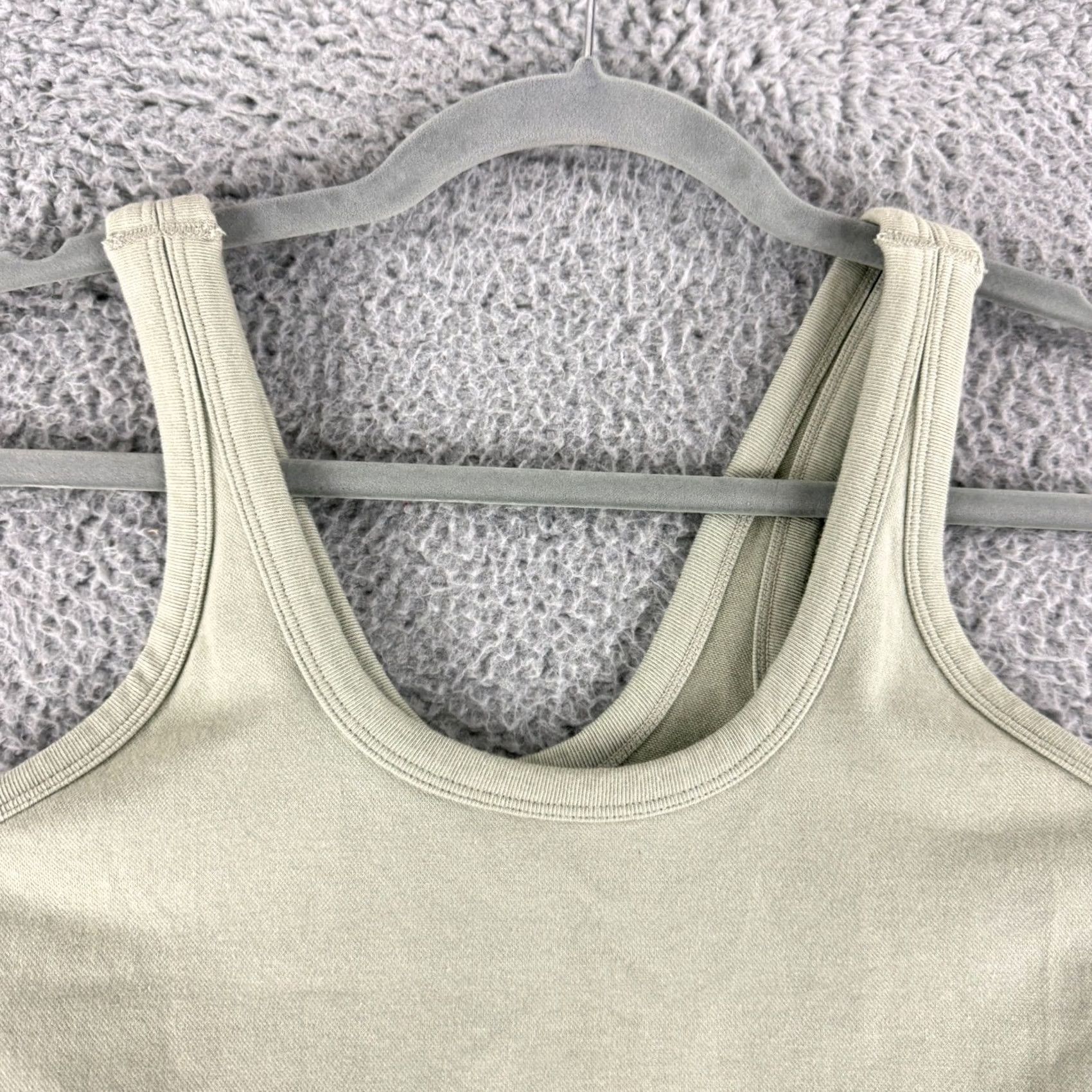 Alo Yoga Alo Yoga Wellness Bra Tank Top Womens Small Sage Green Ribbed Racerback Size S / US 4 / IT 40 - 2 Thumbnail