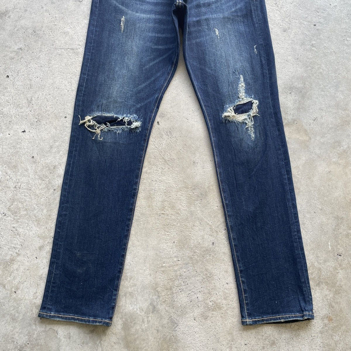 Japanese Brand × Jean W31 Vintage Japanese Dark Blue Distressed Jeans Denim Pants Size US 31 - 3 Thumbnail
