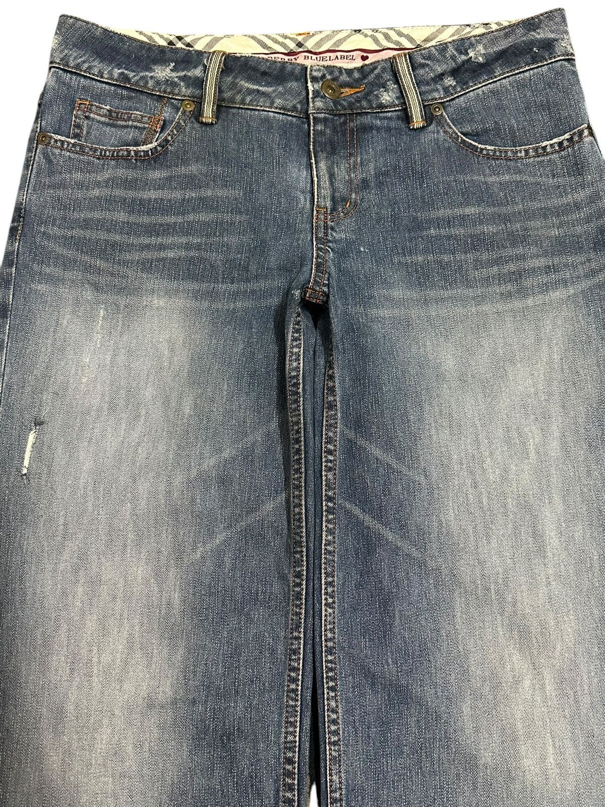 Burberry Vintage Burberry Blue Label Faded Wash Baggy Jeans Size US 31 - 3 Thumbnail