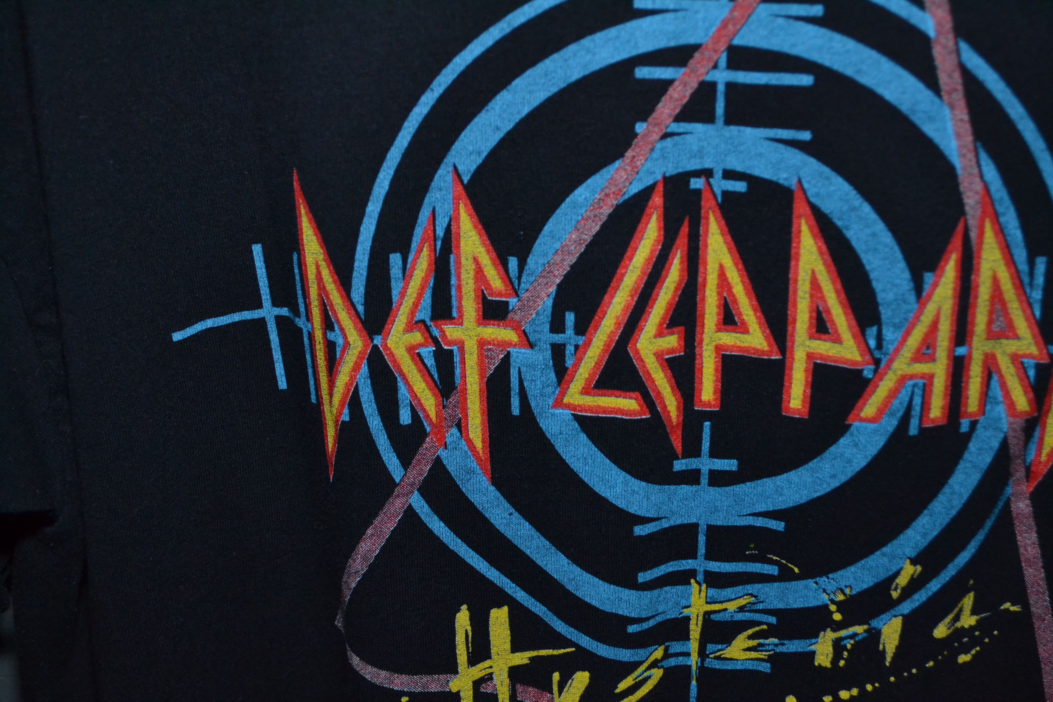 Band Tees × Vintage Vintage 1988 Def Leppard Hysteria Tour Black Shirt size XL Size US XL / EU 56 / 4 - 12 Thumbnail