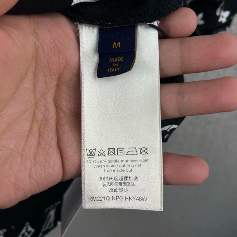 Louis Vuitton Louis Vuitton Full Logo printing gradient round neck short Size US M / EU 48-50 / 2 - 5 Thumbnail