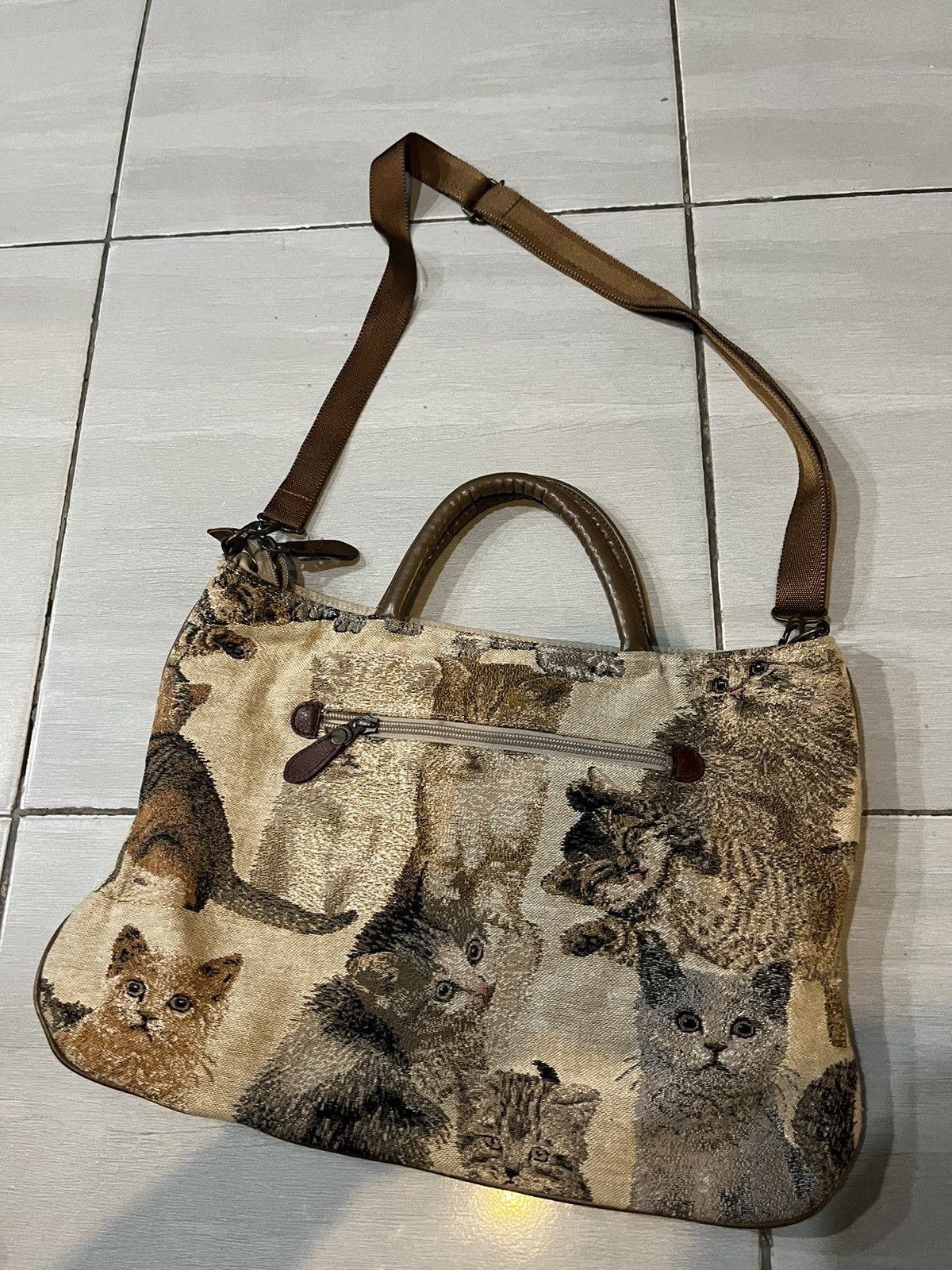 Japanese Brand LEAD ART FULL GRAPHIC CAT SHOULDER BAG IFSIXWASNINE STYLE Size ONE SIZE - 6 Thumbnail