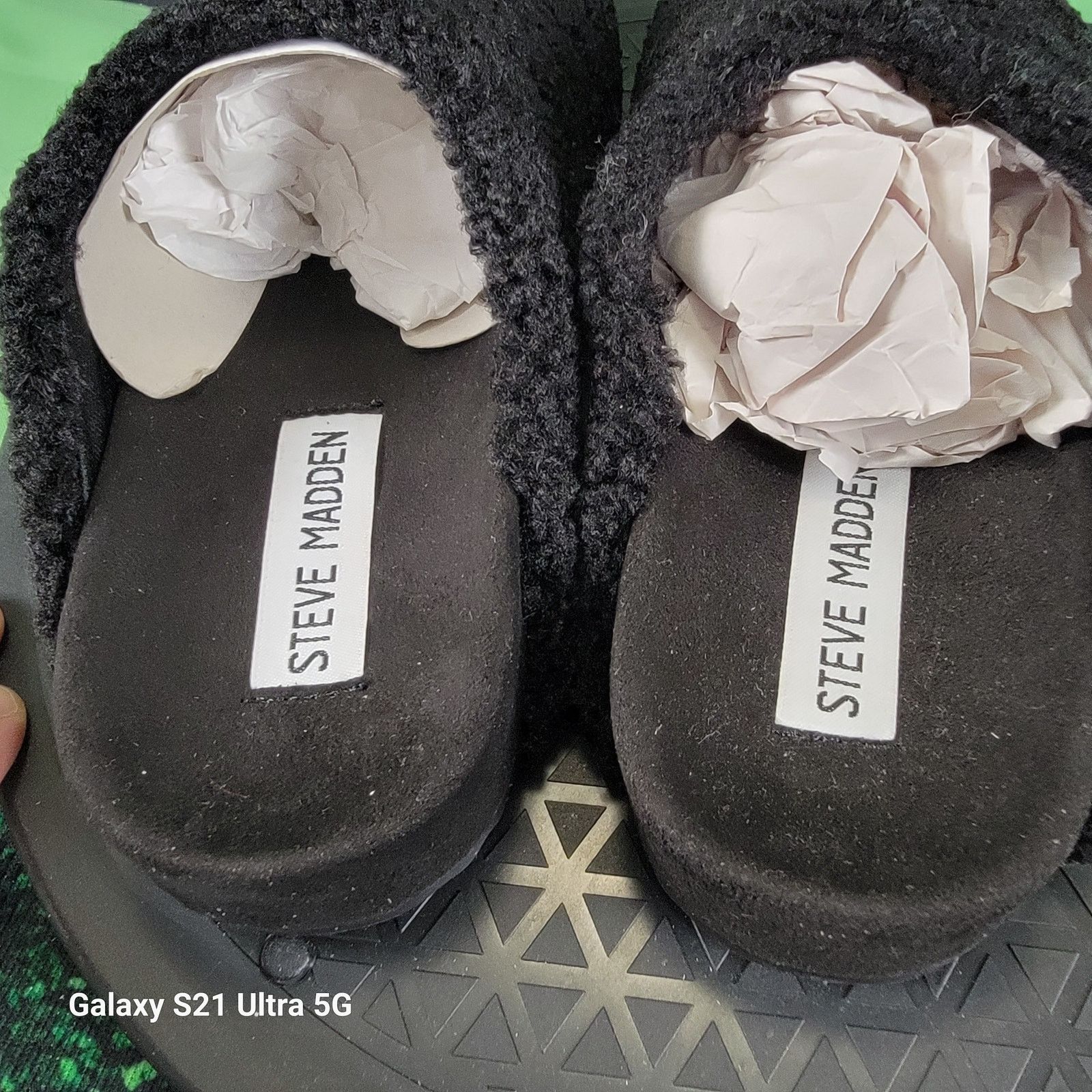 Steve Madden Steve Madden Wmn Sz 5, Vessel Fur Closed Toe Black Slippers Size US 5 / IT 35 - 3 Thumbnail