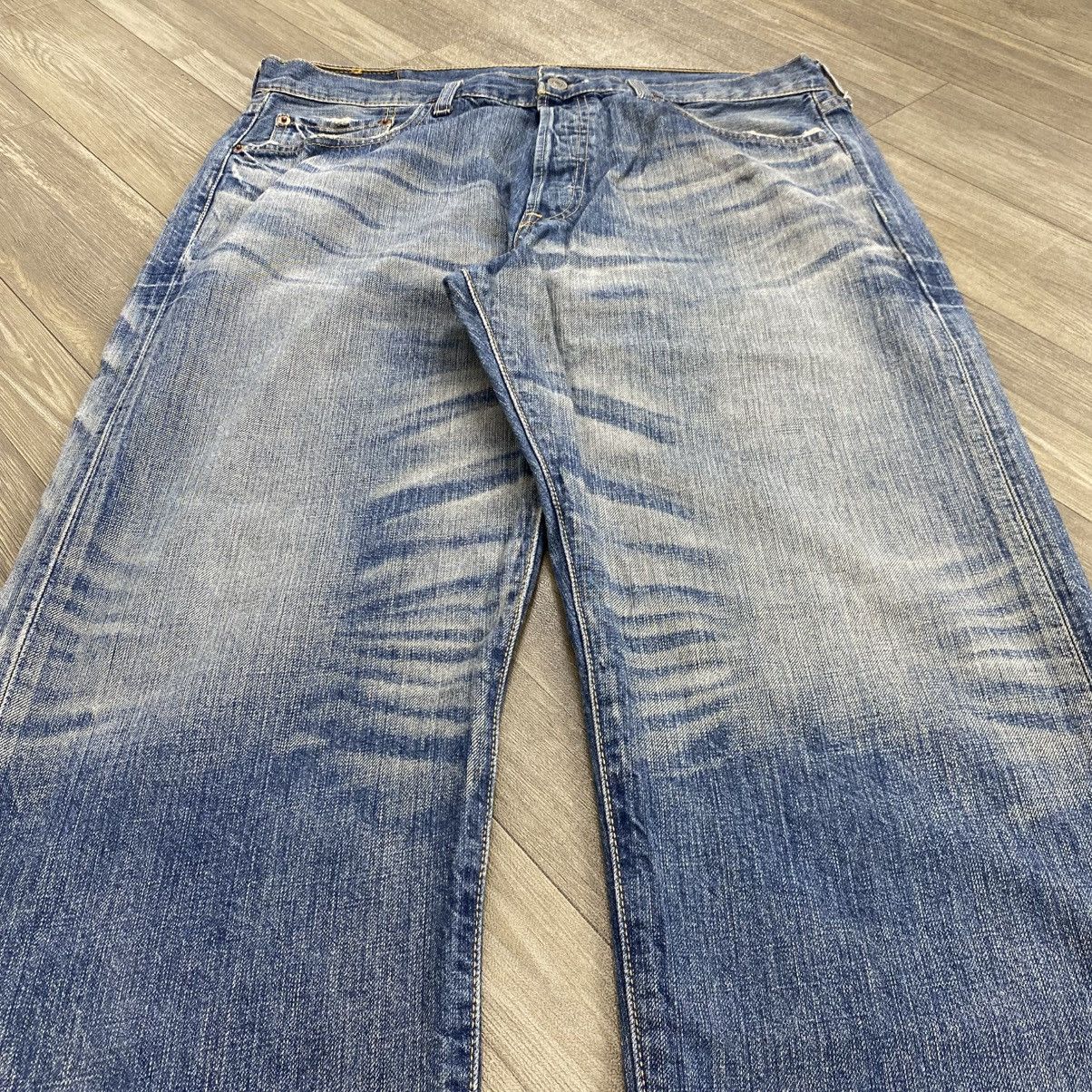 Levi's Vintage Clothing 1990s Vintage Levis 501 36x32 Distressed Faded Blue Jeans Size US 36 / EU 52 - 3 Thumbnail