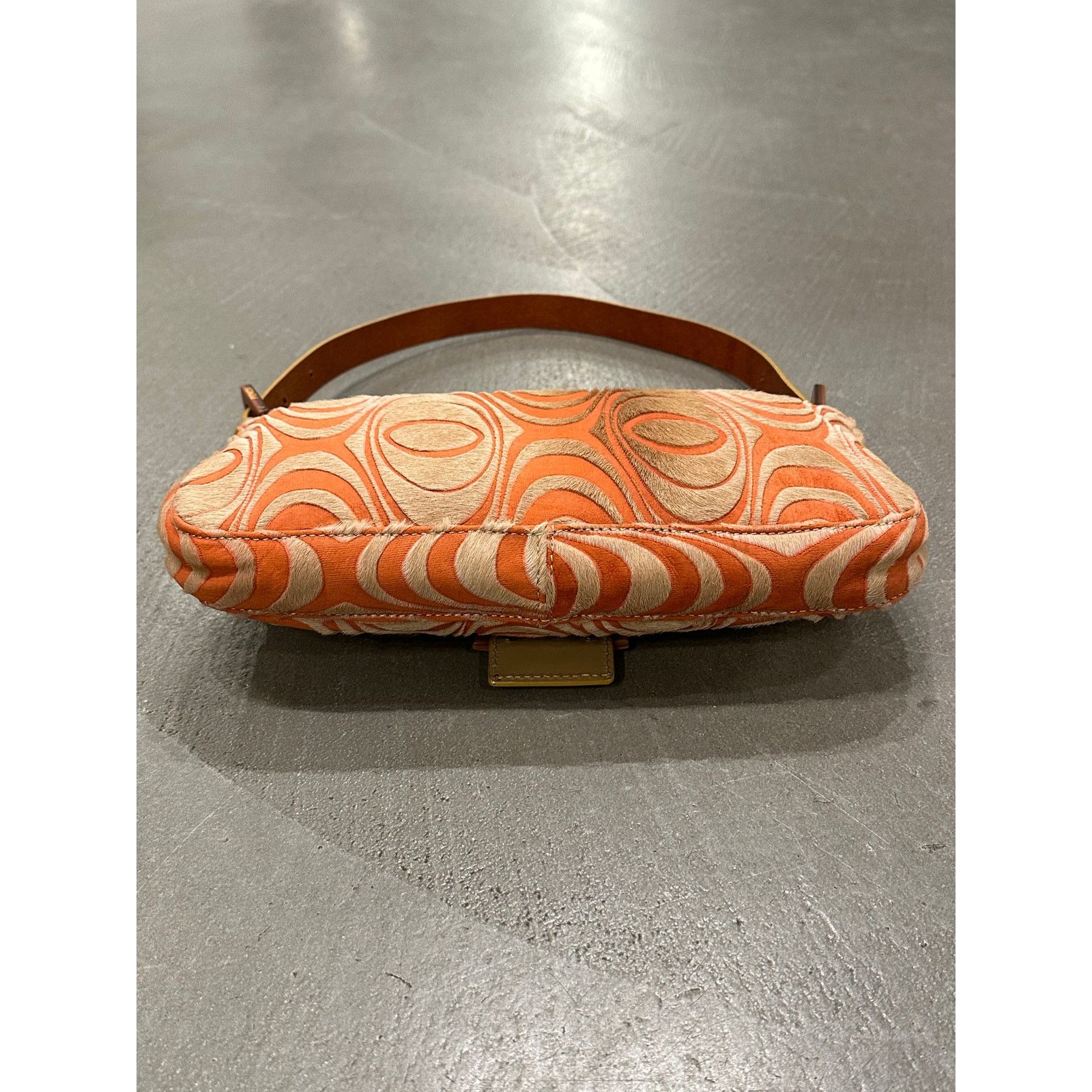 Fendi S/S2001 Fendi asymmetrical pony hair Baguette bag Size ONE SIZE - 5 Thumbnail