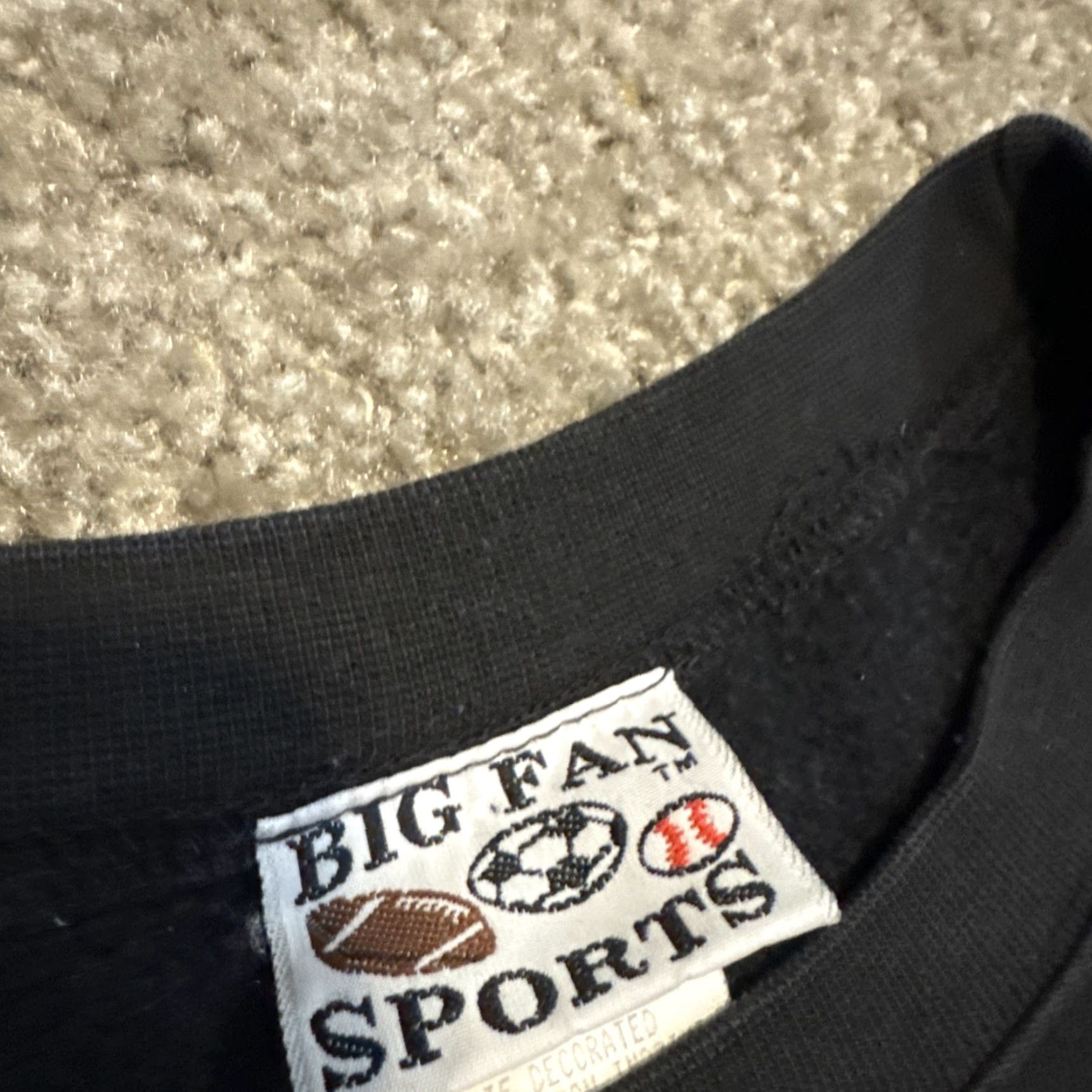 Vintage VINTAGE 1997 Baseball Outta This World Big Fan Sports Black Crewneck Sweatshirt XL Mens Pullover Sweatshirt Size US XL / EU 56 / 4 - 6 Thumbnail