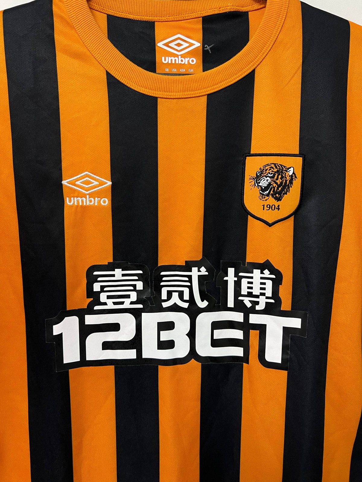 Umbro Vintage Hull City 2014/2015 Soccer Football Shirt Umbro XL Size US XL / EU 56 / 4 - 6 Thumbnail