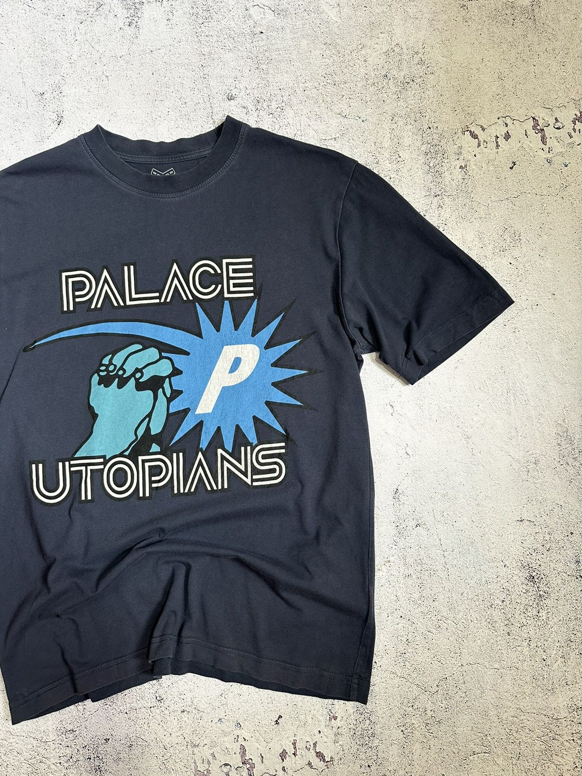Palace 🩸RARE🩸 Palace Utopians tee Size US M / EU 48-50 / 2 - 2 Thumbnail