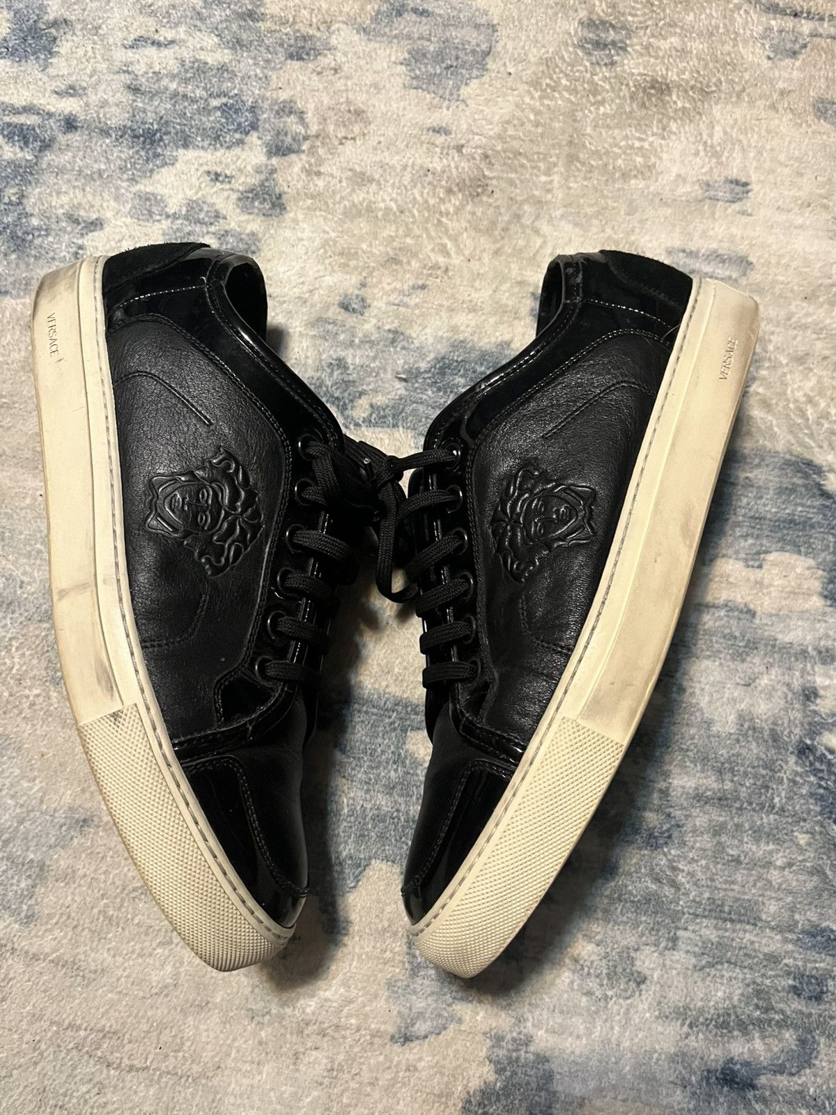 Versace Versace Low Top Sneakers Size US 10 / EU 43 - 2 Thumbnail