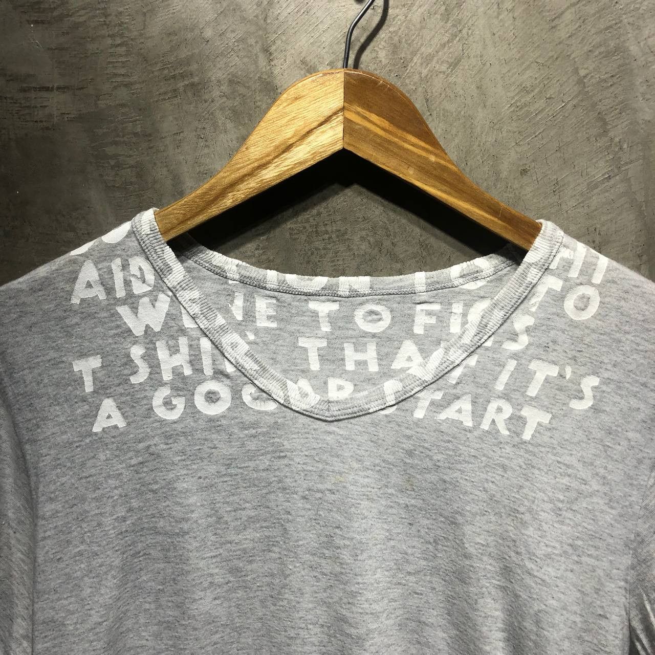 Maison Margiela Maison Margiela AIDS Awareness Vneck tee Size US M / EU 48-50 / 2 - 2 Thumbnail
