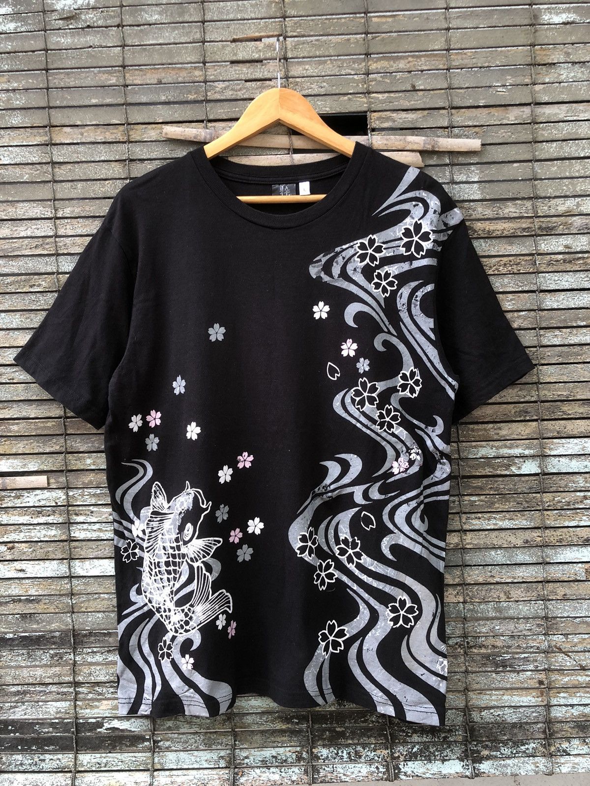 Japanese Brand × Toyo Enterprises × Vintage Vintage 90s Japanese Brands Sukajan Koi Fish Tshirt Size US L / EU 52-54 / 3 - 1 Thumbnail