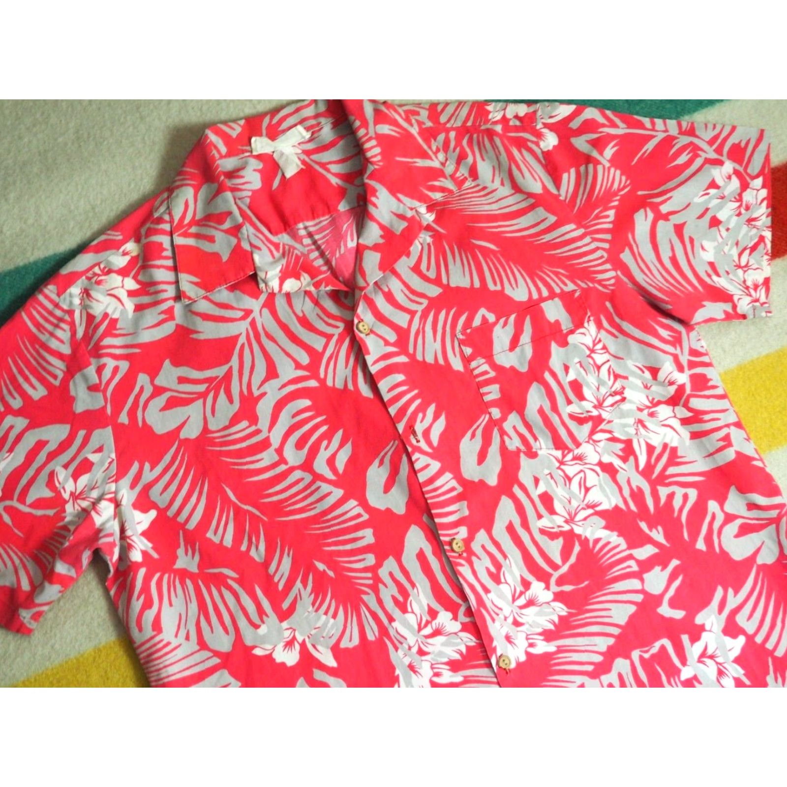 Pinko VTG Maui Nui Hawaiian Pink Floral Button-Front Shirt XL Mens Short Sleeve Rayon Pocket 70s 80s Size US XL / EU 56 / 4 - 2 Thumbnail