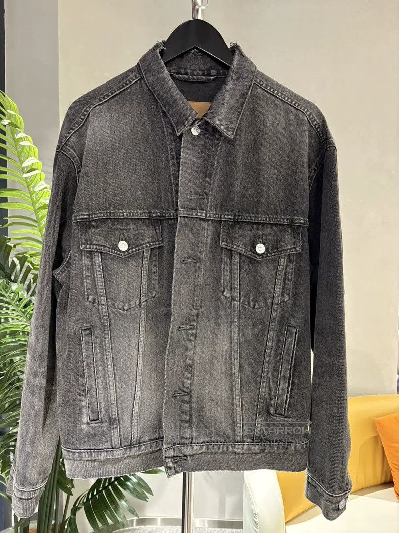Balenciaga Balenciaga Back Logo Denim Jacket, Size 36 Size XS / US 0-2 / IT 36-38 - 1 Thumbnail