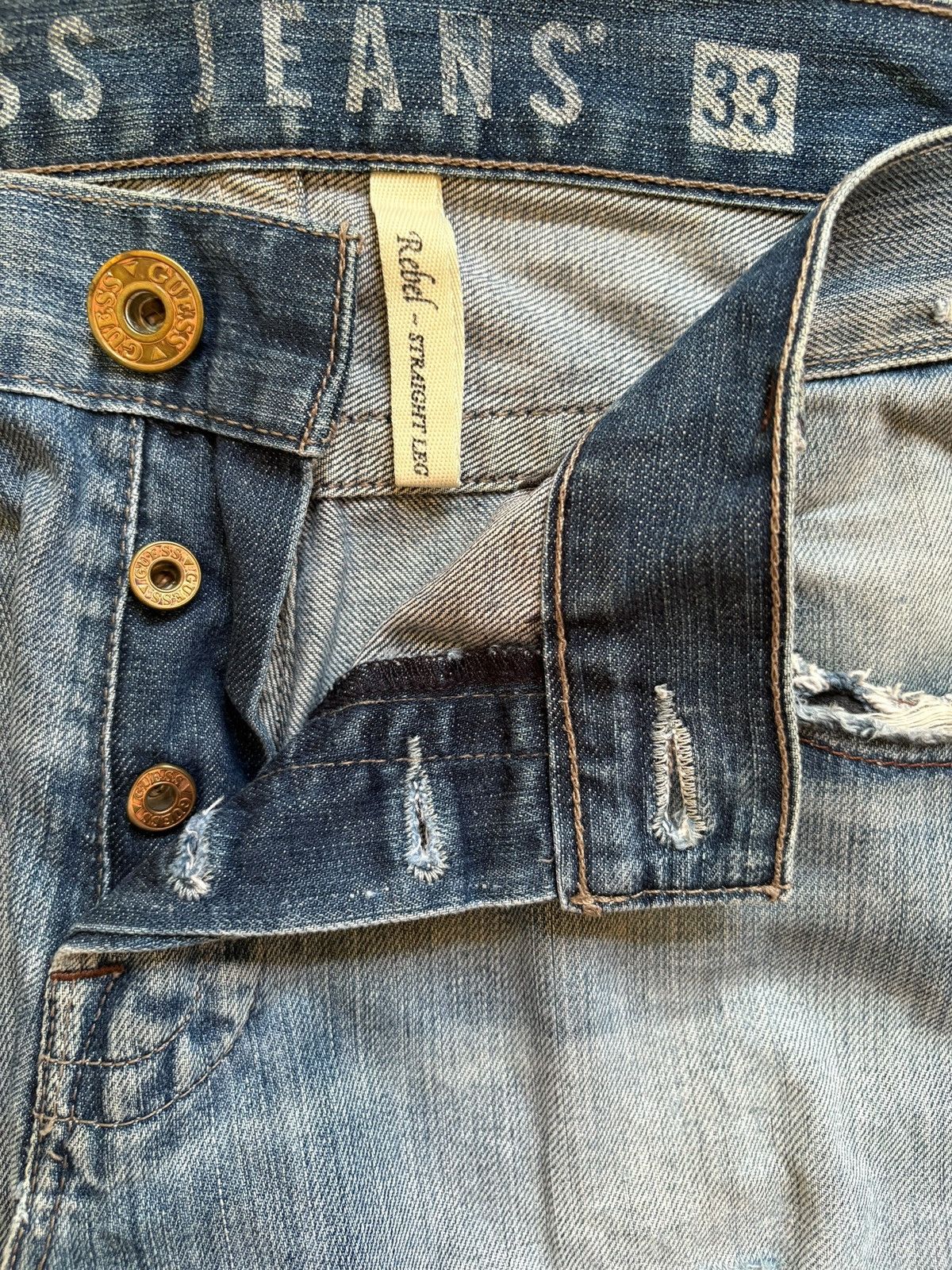 Guess Vintage Guess Faded Wash Distressed Ripped Baggy Jeans Size US 35 - 3 Thumbnail