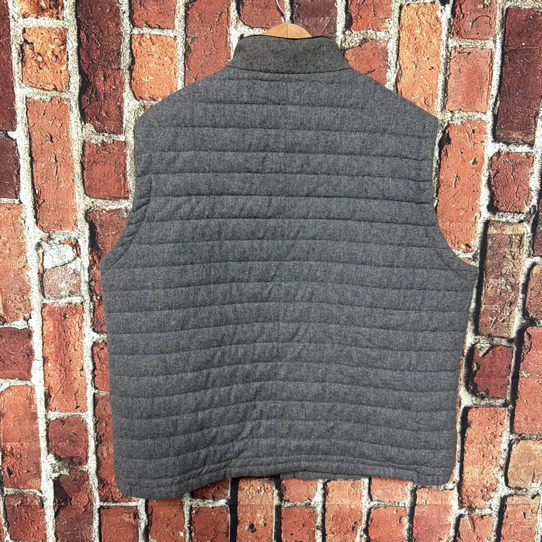 Jos. A. Bank VINTAGE Jos A Bank Vest Mens 2XL Gray Wool Blend Insulated Zip Jacket Lined Tweed Quilted Full Zip Size US XXL / EU 58 / 5 - 4 Thumbnail