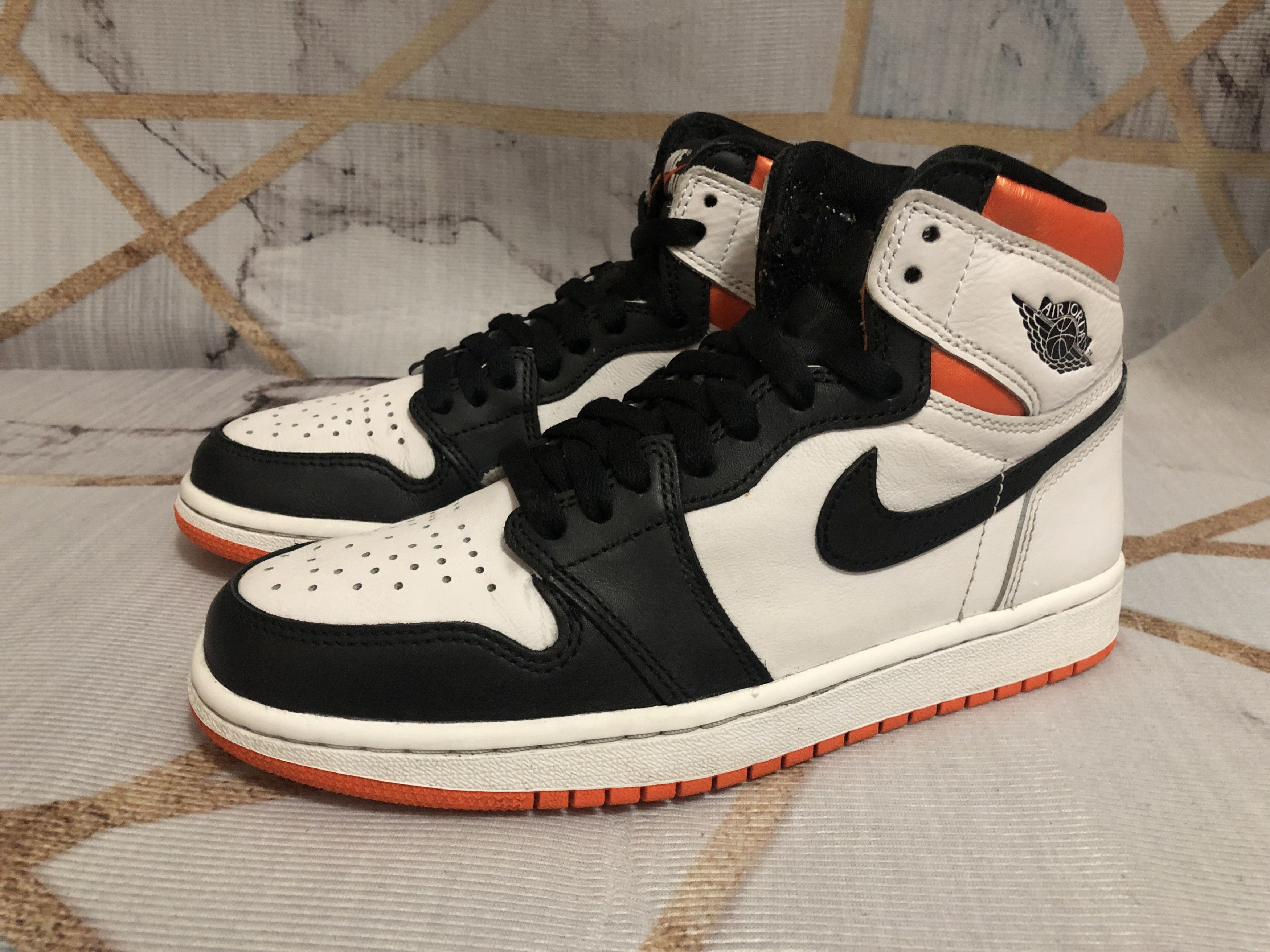 Jordan Brand × Nike Nike Air Jordan 1 Retro High OG Electro Orange | Robot | Lab Size US 6.5 / EU 39-40 - 8 Thumbnail
