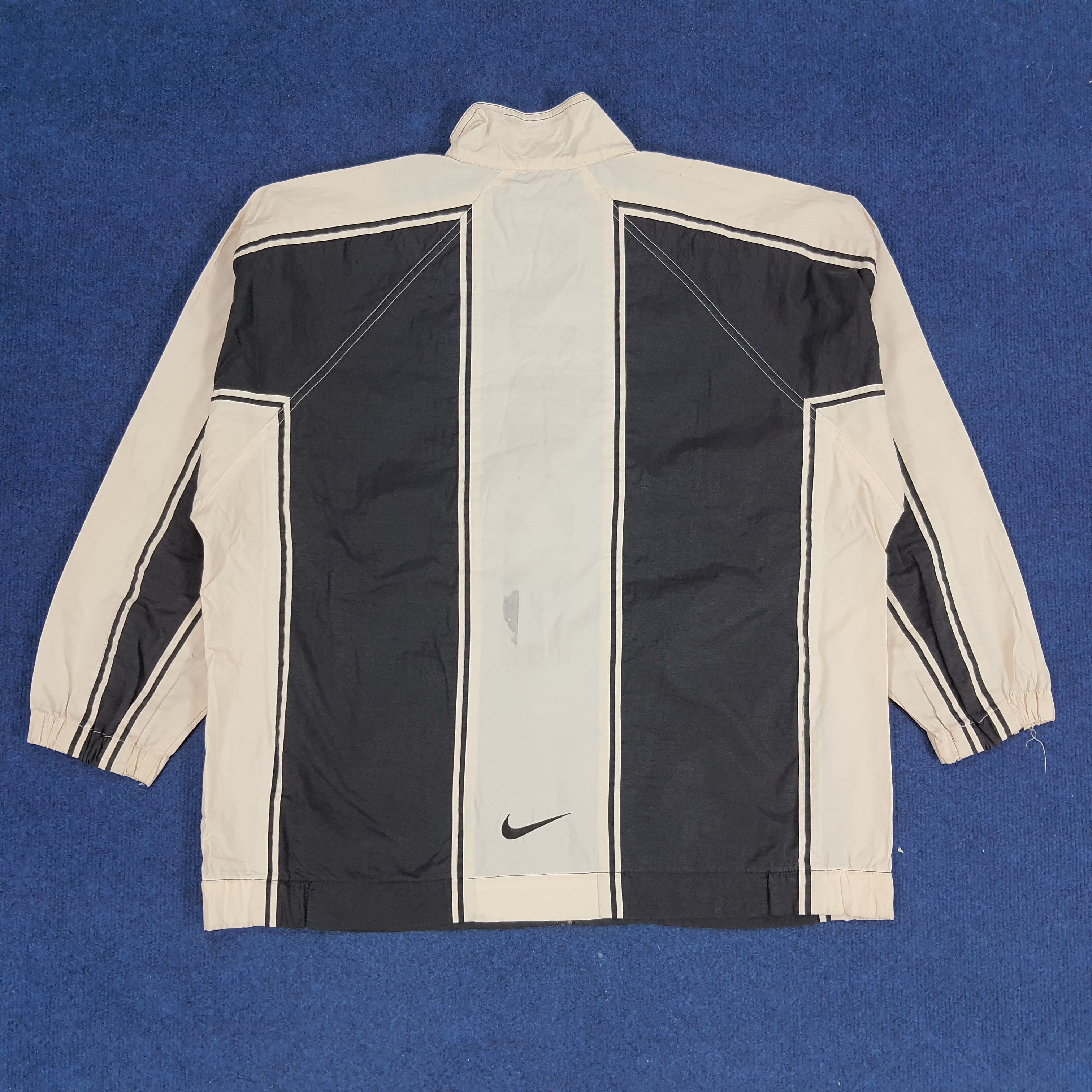 Nike × Vintage Vintage Nike Sportswear Outdoor Jacket Size US L / EU 52-54 / 3 - 3 Thumbnail