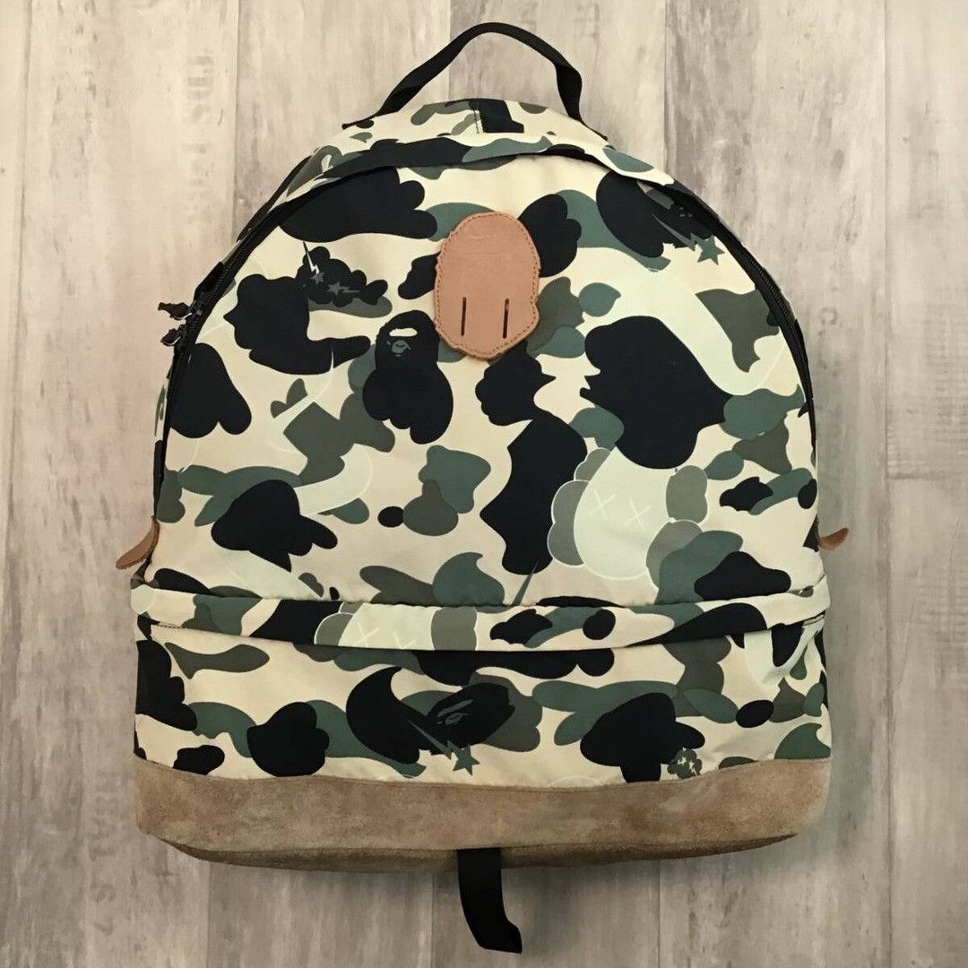 Bape × Kaws × Nigo KAWS BAPE Bendy 1st camo yellow Backpack a bathing ape NIGO Size ONE SIZE - 1 Thumbnail