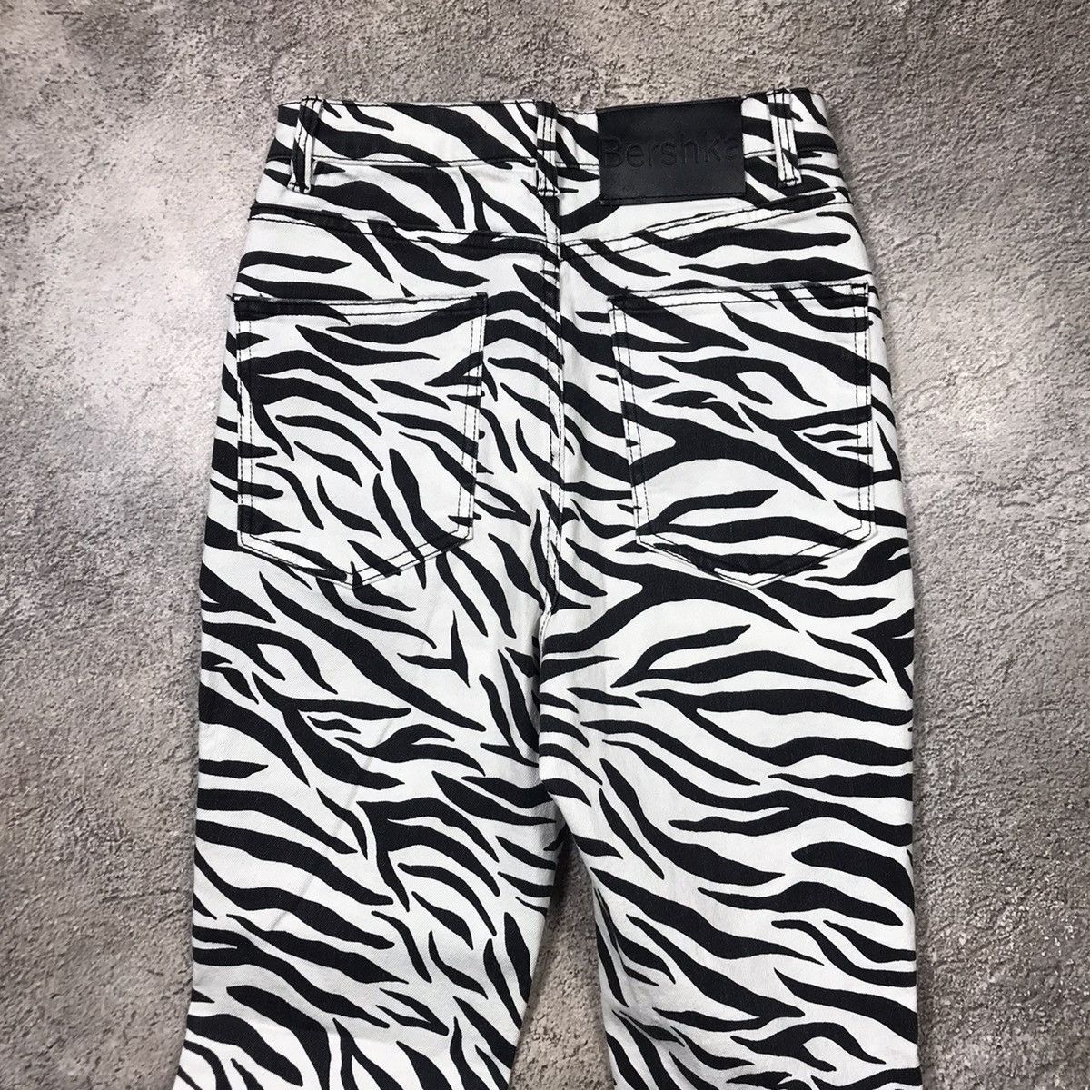 Vintage Vintage Y2K Zebra Stripe Baggy Pants Streetwear Faded 25 Size 25" / US 0 / IT 36 - 4 Thumbnail