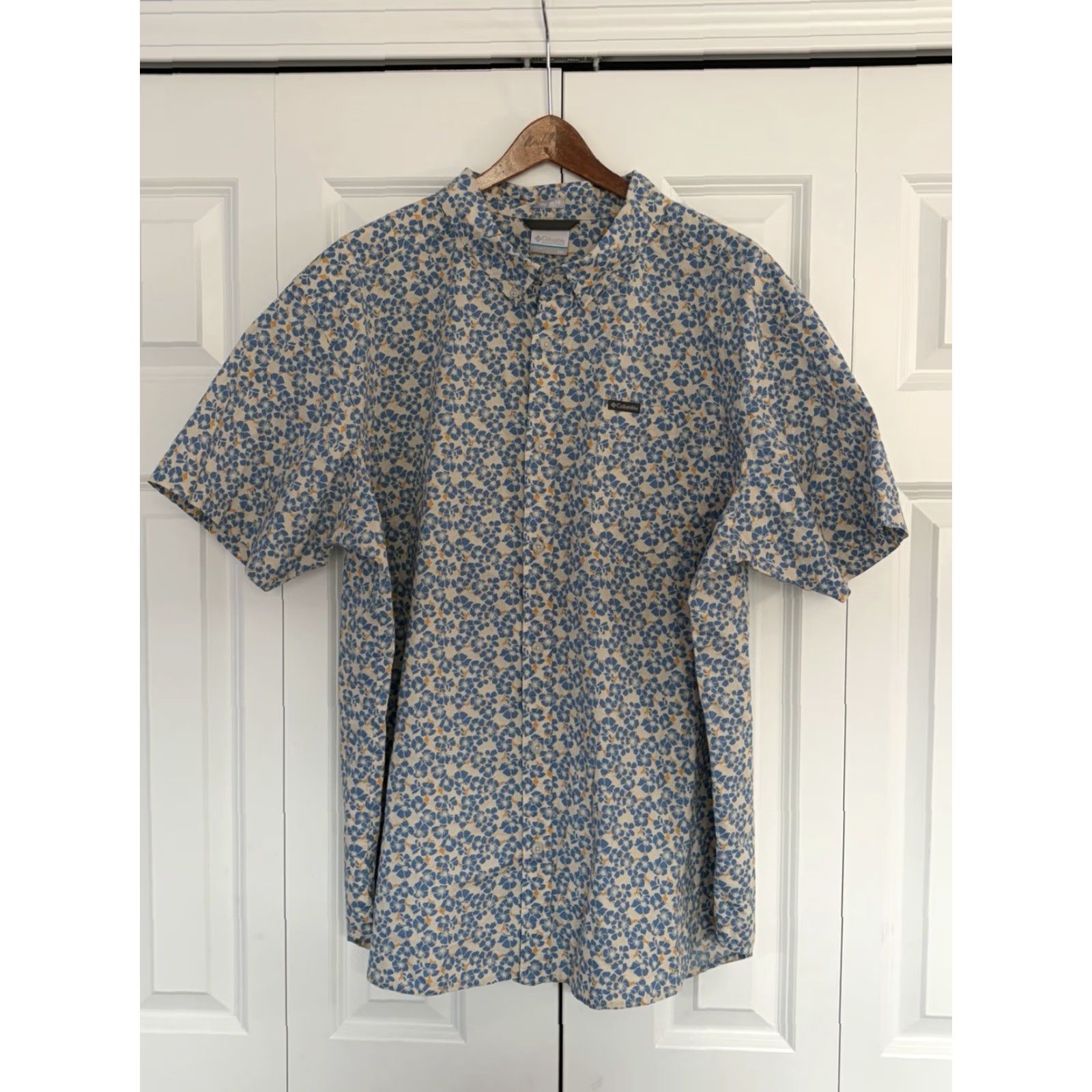 Vintage Columbia Mens Regular Fit Floral Short Sleeve Button-Down Shirt Blue 2XL Size US XXL / EU 58 / 5 - 2 Thumbnail