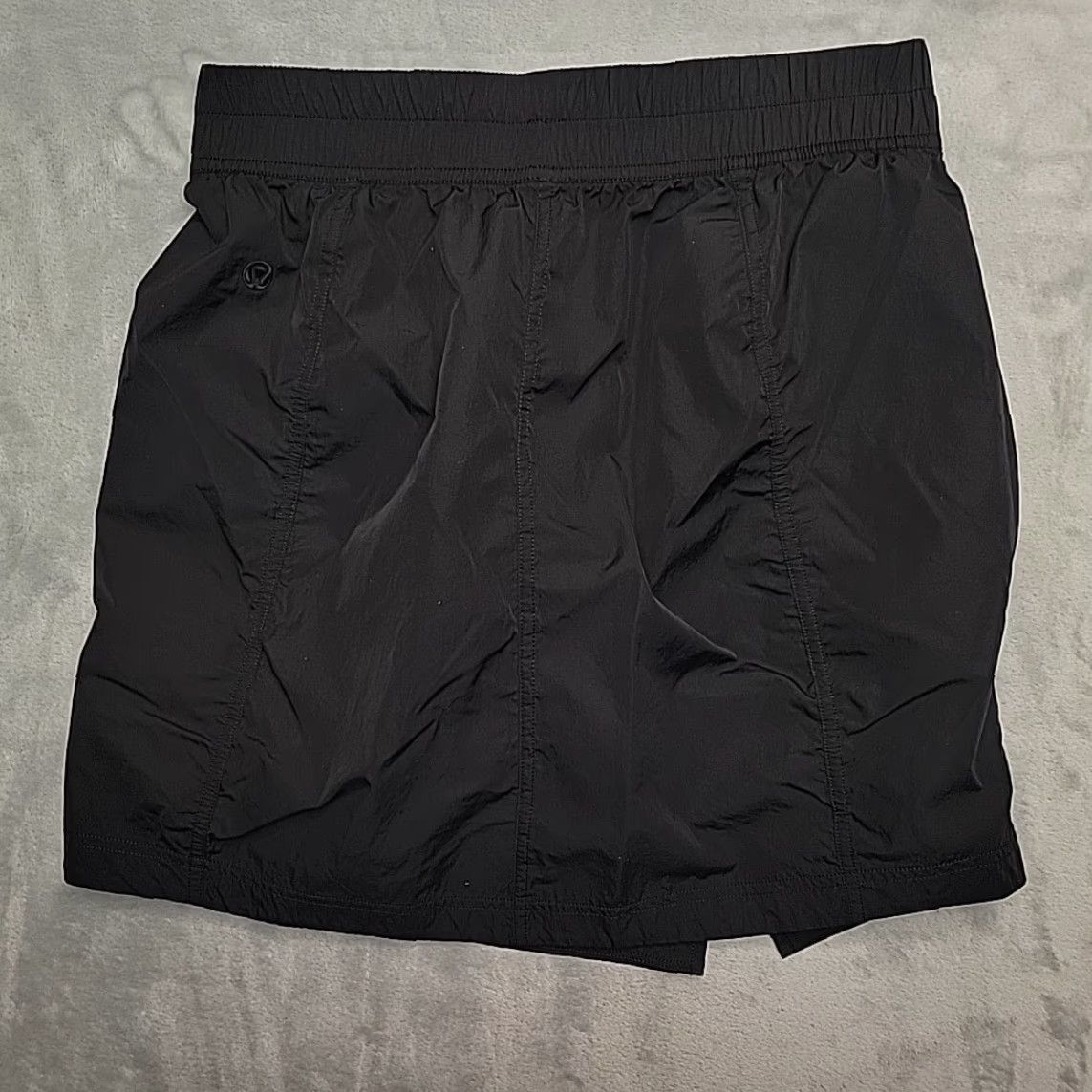 Lululemon Lululemon Skirt Womens M Black On The Fly Mini Athleisure Unlined Pockets Size 32" / US 10 / IT 46 - 5 Thumbnail