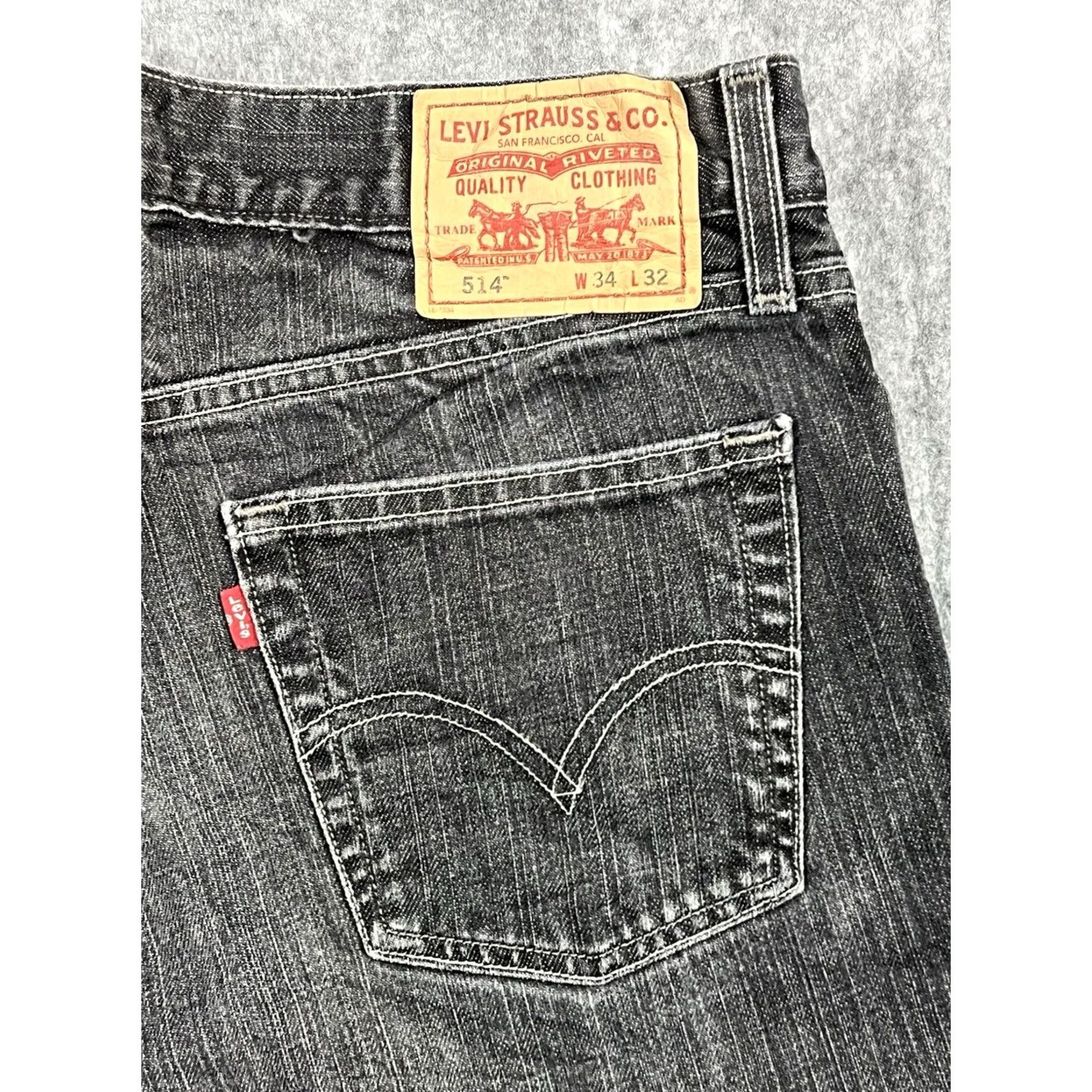 Levi's VINTAGE Levi's 514 Jeans Men Black Slim Straight 34x32 Distressed 5-Pocket Denim Regular 32in Inseam USA 500 Series Mens Size US 34 / EU 50 - 6 Thumbnail
