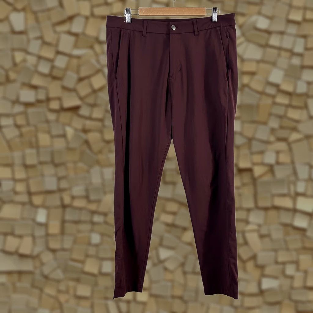 Lululemon VINTAGE? No. Size US 34 / EU 50 - 1 Thumbnail