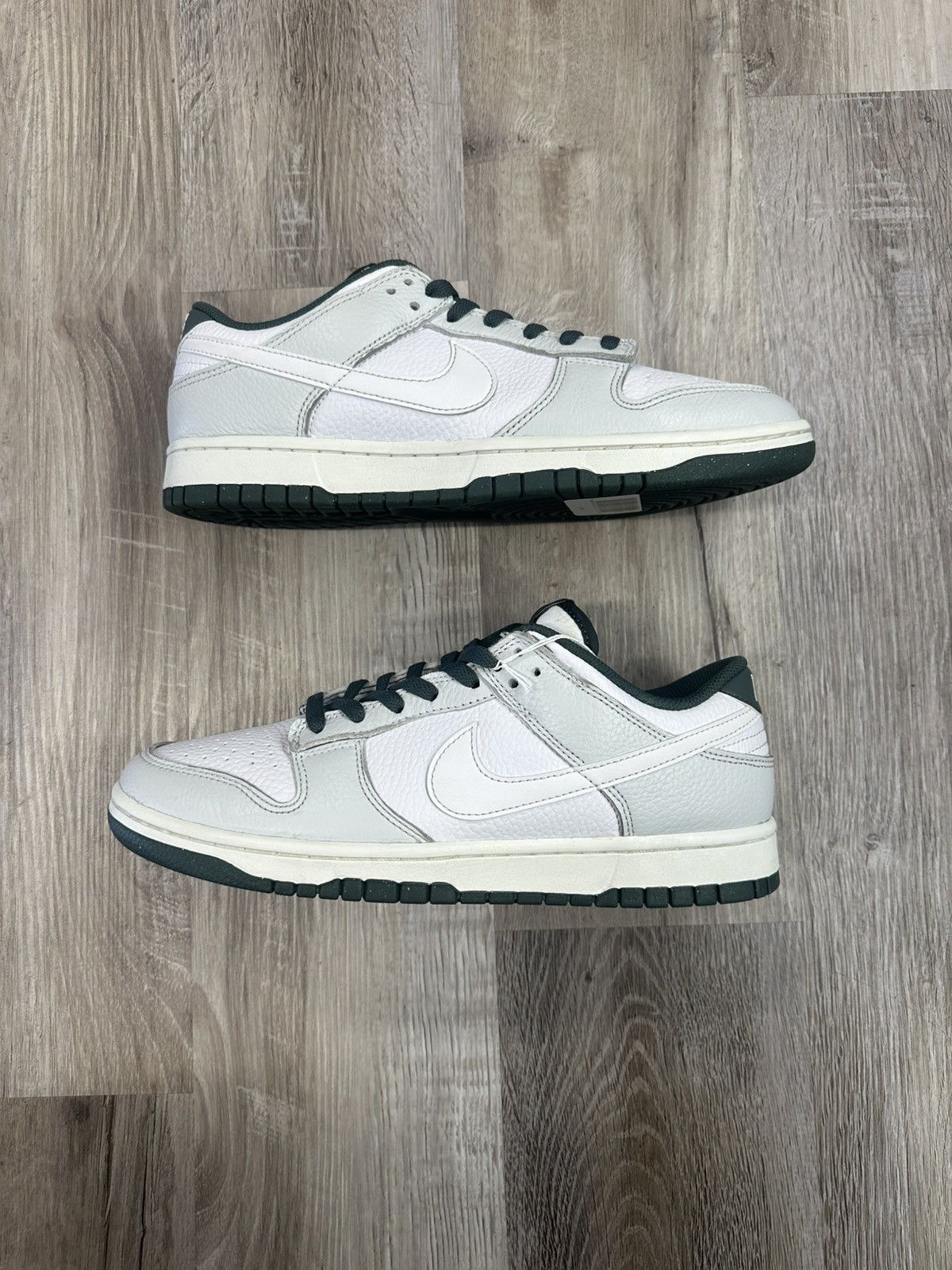 Nike VNDS Nike Dunk Low Vintage Green Size US 10 / EU 43 - 2 Thumbnail