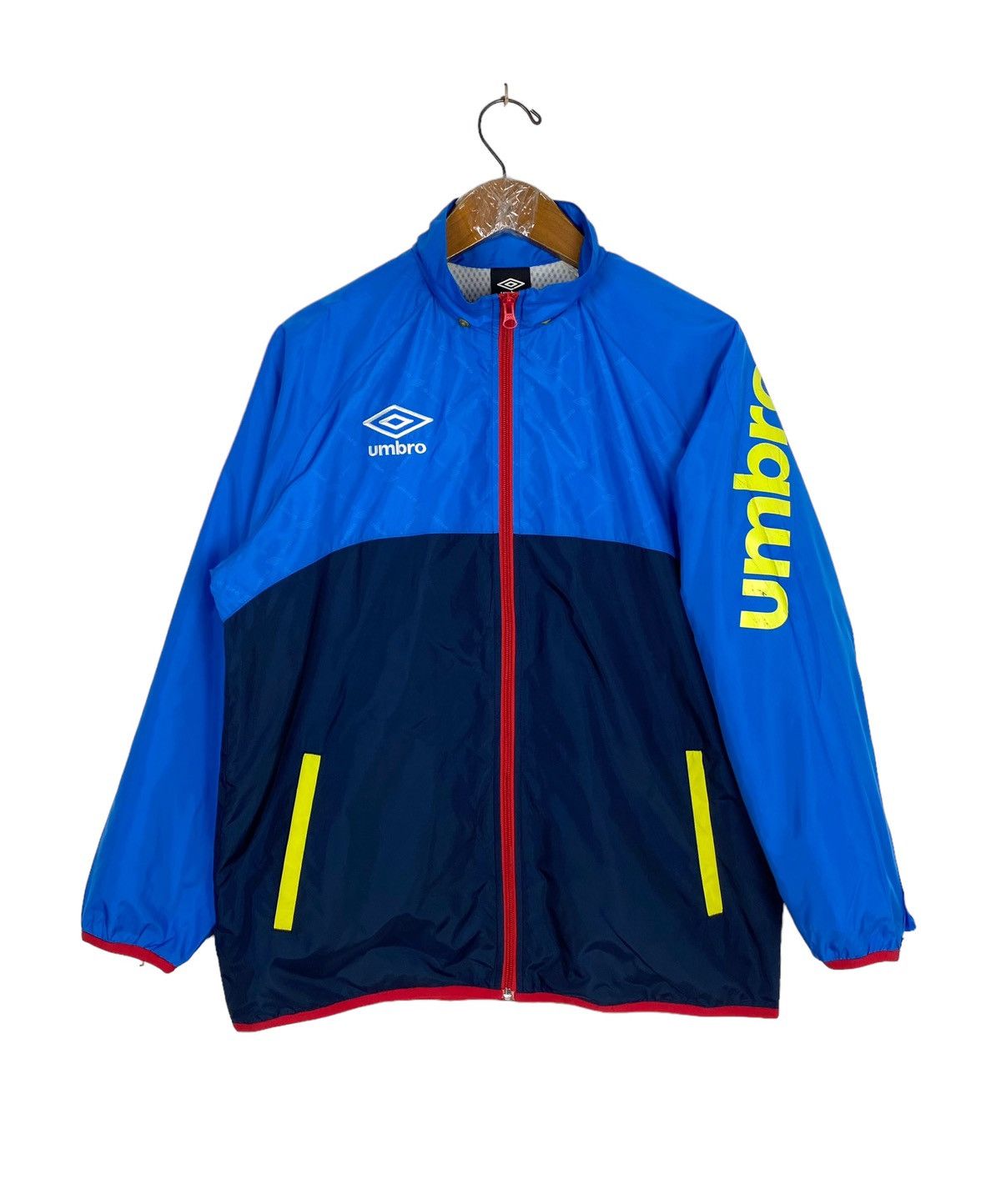Umbro Rare‼️ Umbro Light Jacket Spellout Size US S / EU 44-46 / 1 - 1 Thumbnail