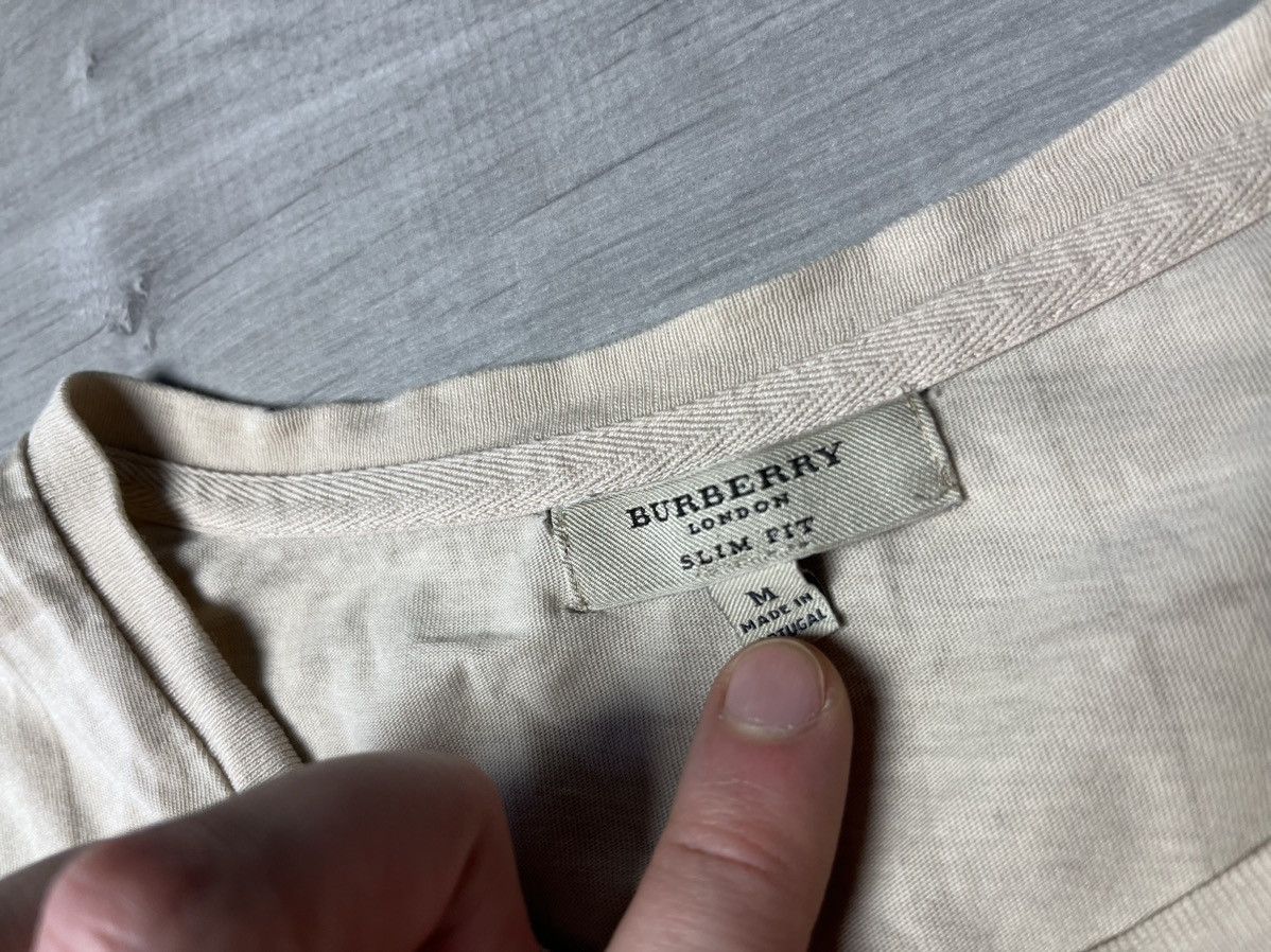 Burberry Burberry London Tshirt nova check size Medium Size US M / EU 48-50 / 2 - 4 Thumbnail