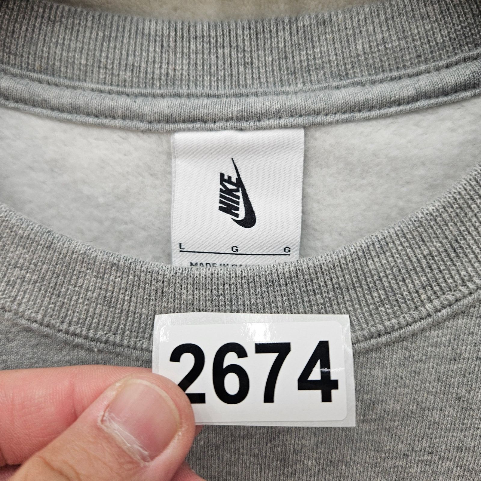 Nike NIKE MEN'S LARGE SOLO SWOOSH GREY FLEECE CREWNECK SWEATSHIRT Size US L / EU 52-54 / 3 - 3 Thumbnail