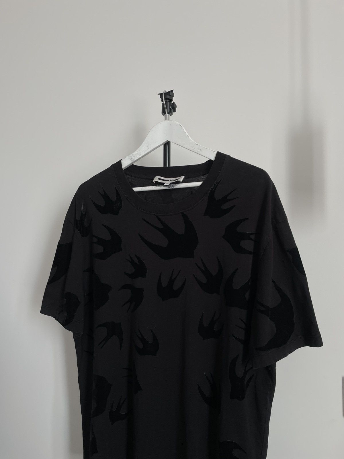 Alexander McQueen McQ Alexander McQueen Swallow Black T-Shirt RARE Size US XL / EU 56 / 4 - 3 Thumbnail