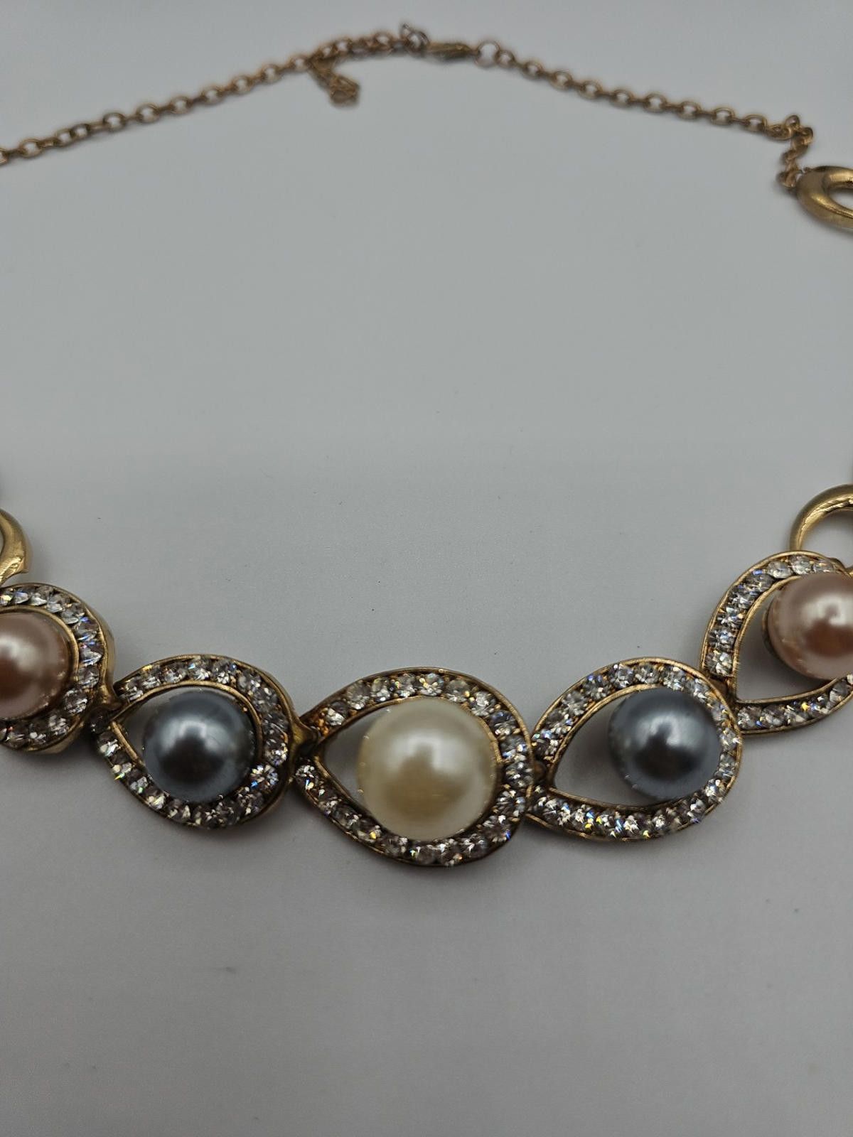 The Unbranded Brand Gold-toned Necklace with Faux Pearls and Rhinestones Size ONE SIZE - 3 Thumbnail