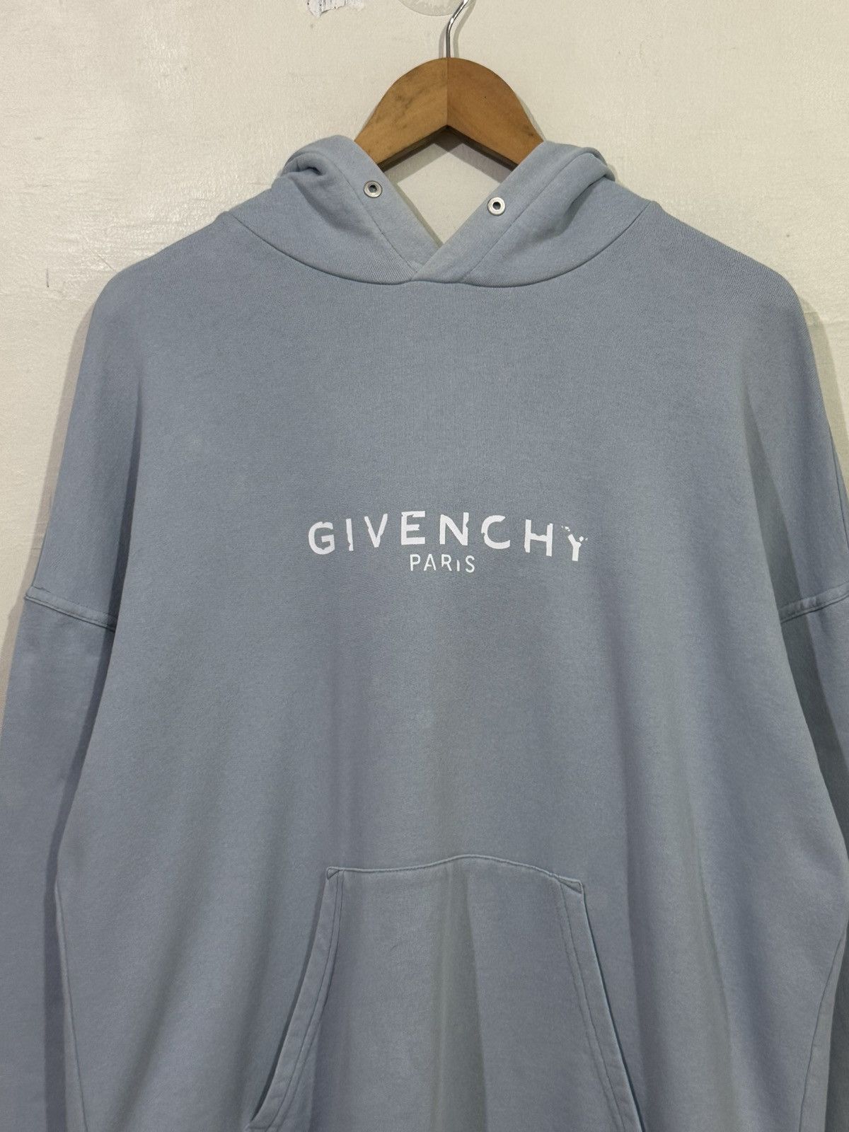 Givenchy Givenchy Distressed Logo Hoodie Size US L / EU 52-54 / 3 - 4 Thumbnail
