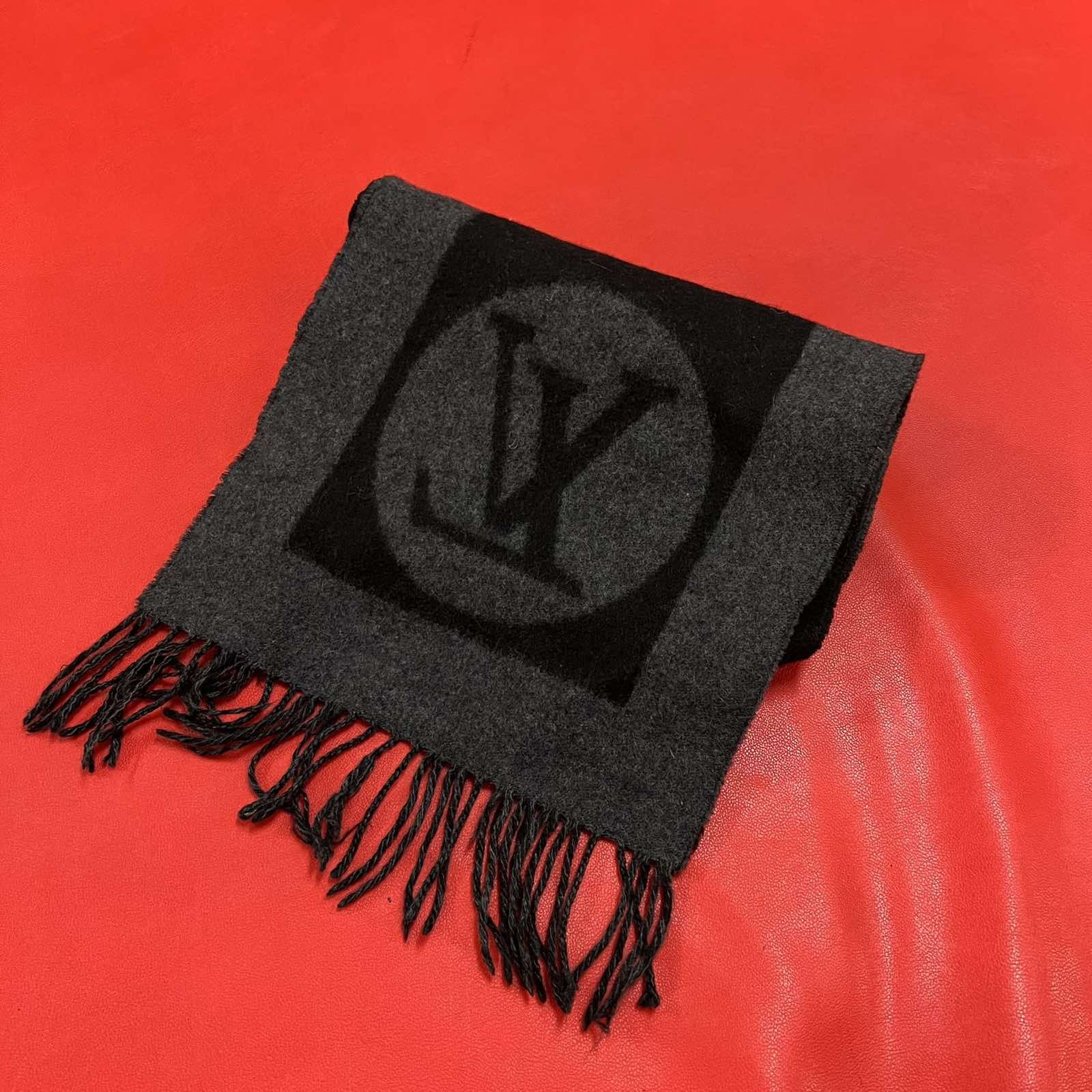 Louis Vuitton LOUIS VUITTON SCARF MONOGRAM WOOL BLACK LOGO Size ONE SIZE - 3 Thumbnail