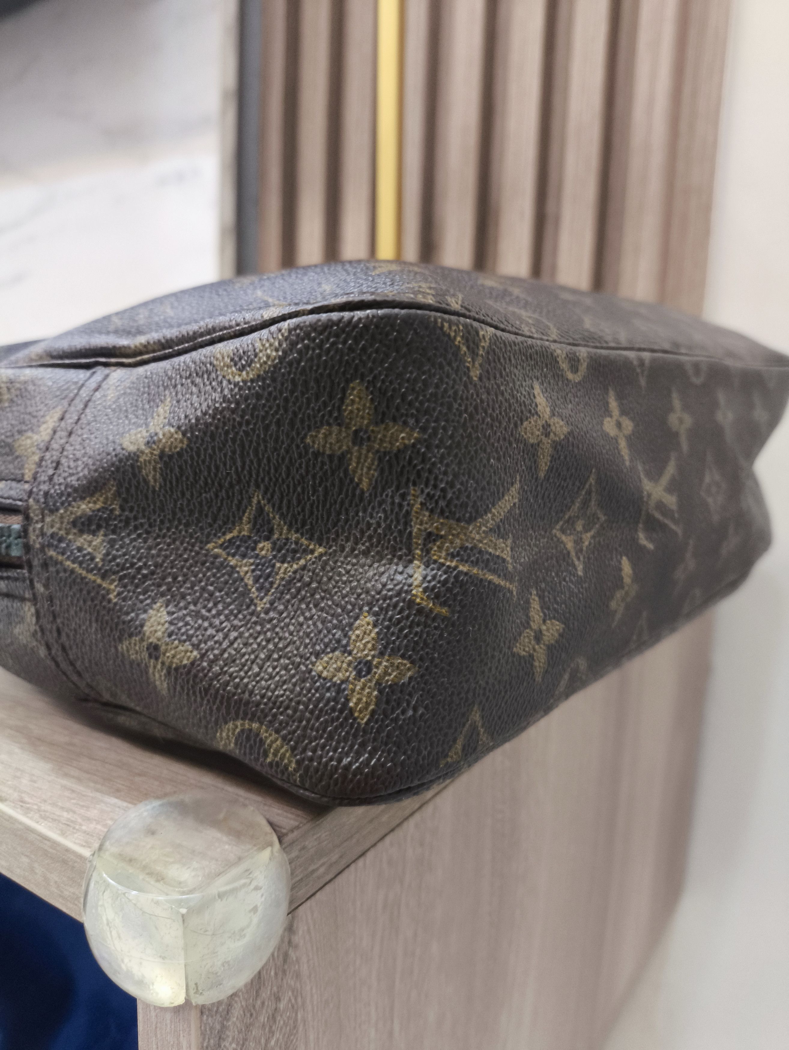 Louis Vuitton Louis Vuitton Monogram Canvas Trousse Toilette 28 Clutch Bag Size ONE SIZE - 4 Thumbnail