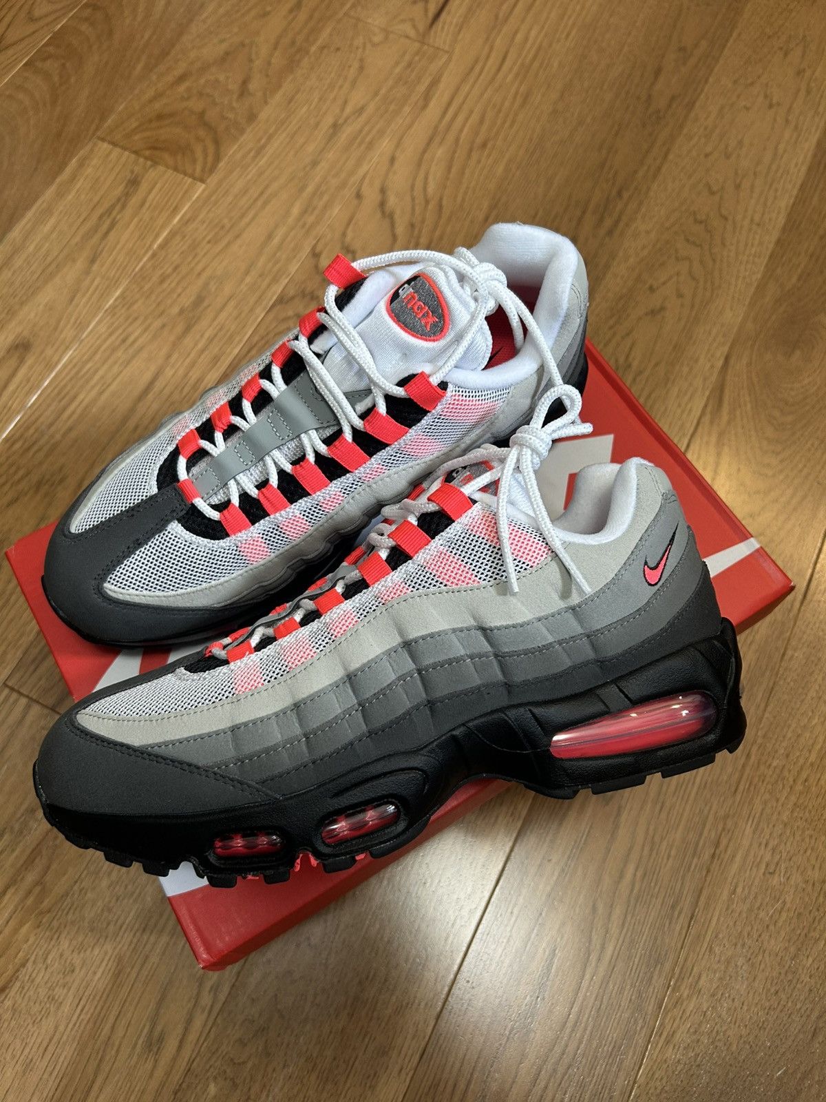 Nike Nike Air Max 95 Solar Red Size US 9.5 / EU 42-43 - 3 Thumbnail