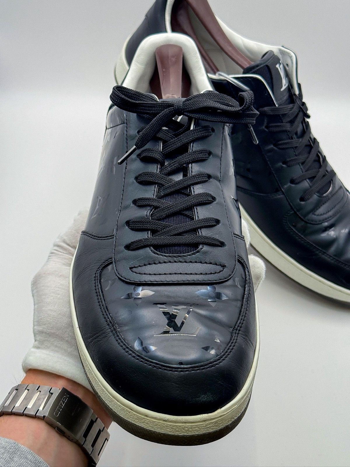 Louis Vuitton Louis Vuitton Rivoli Monogram Leather Sneakers Size US 11 / EU 44 - 4 Thumbnail