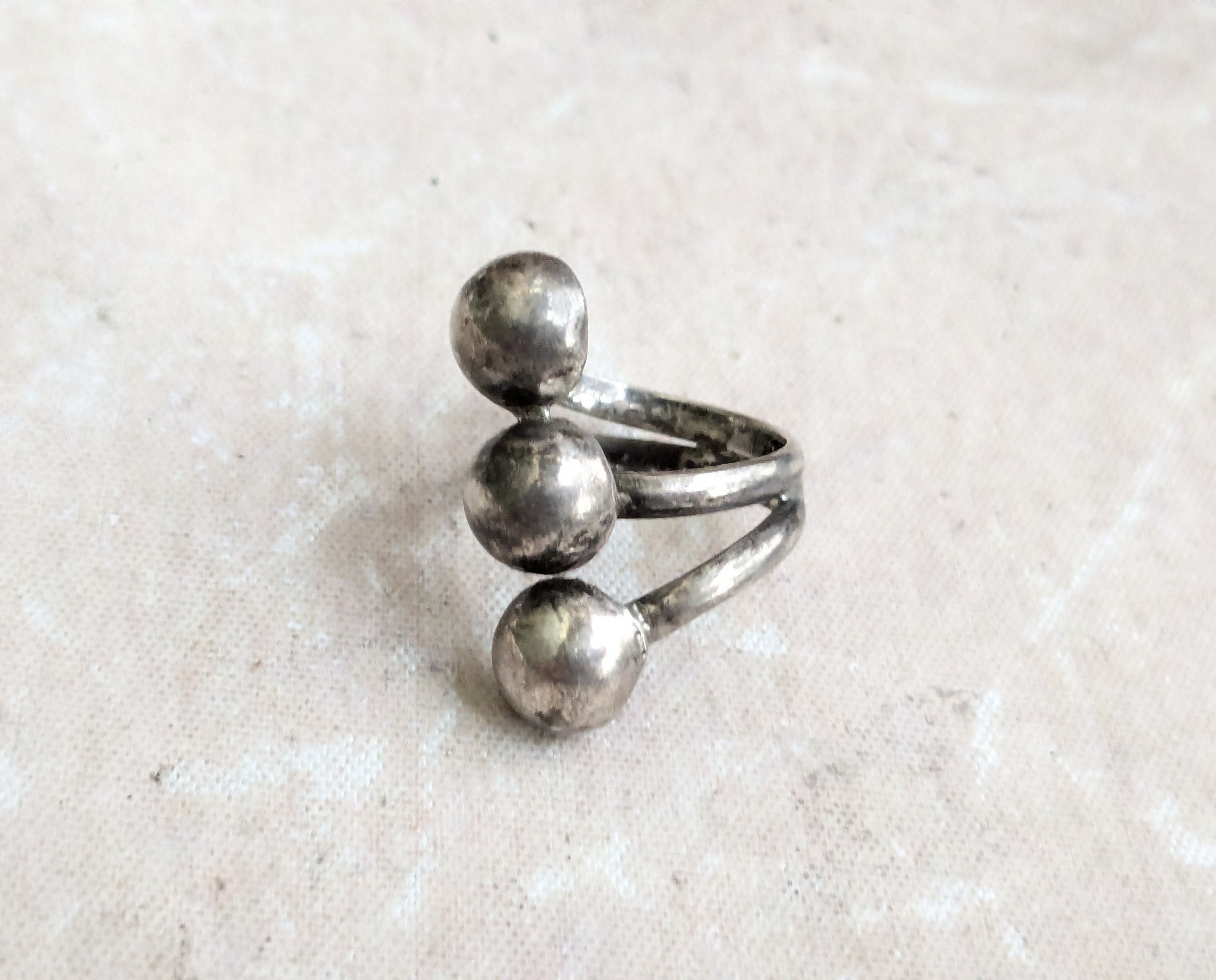 Sterling Silver Vintage Sterling Silver Ring 7.75 Modern Round Size ONE SIZE - 4 Thumbnail
