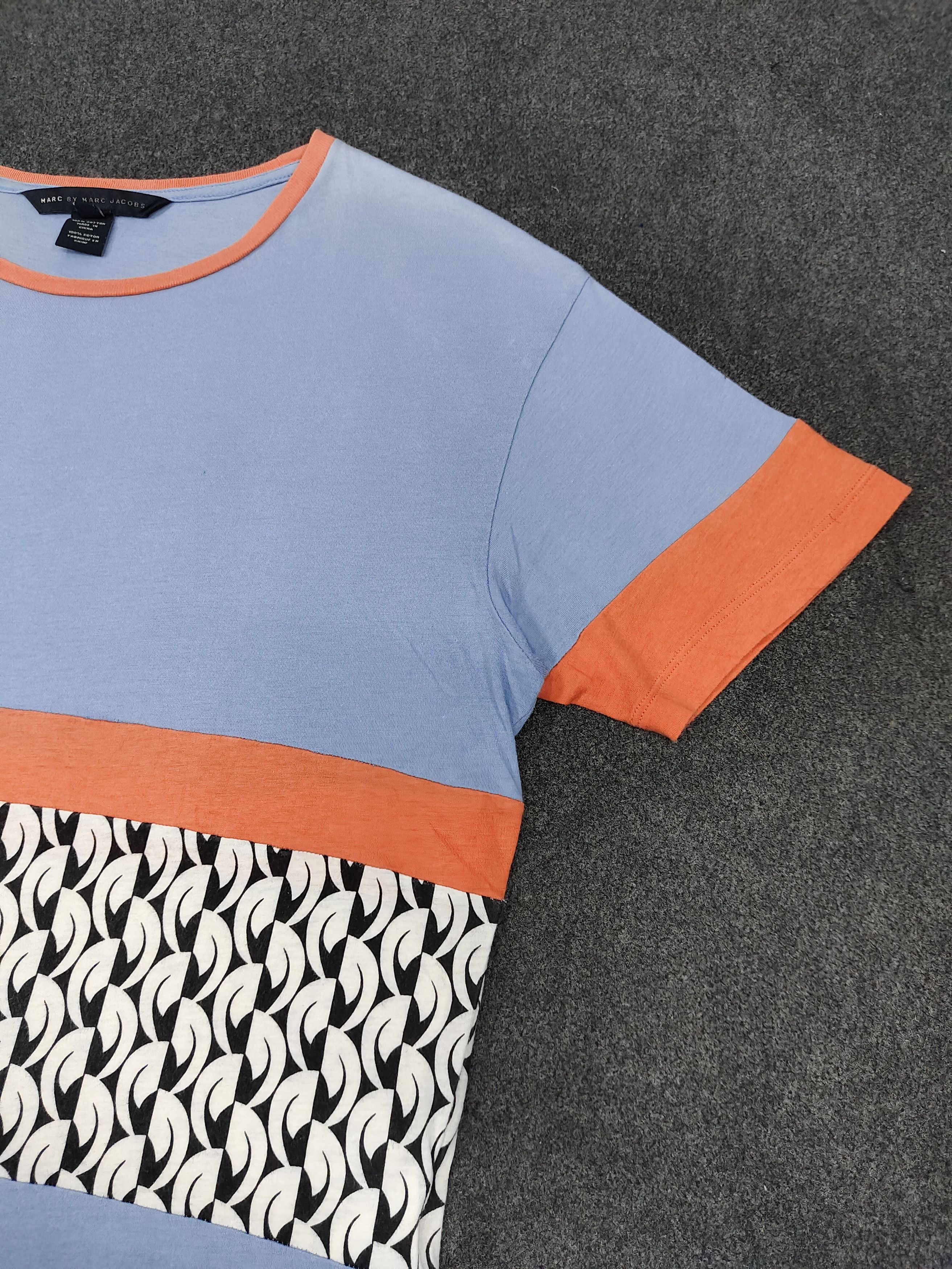 Marc by Marc Jacobs Marc Jacobs- Colorblock Geometric Monogram Panel Tshirt Size M / US 6-8 / IT 42-44 - 2 Thumbnail