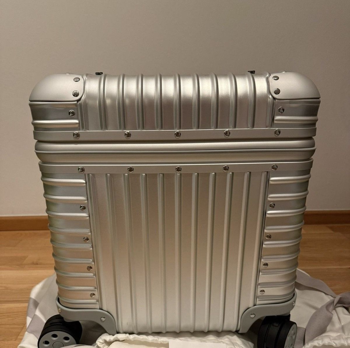 Rimowa Rimowa x Vitra 2025 limited edition stool Size ONE SIZE - 3 Thumbnail
