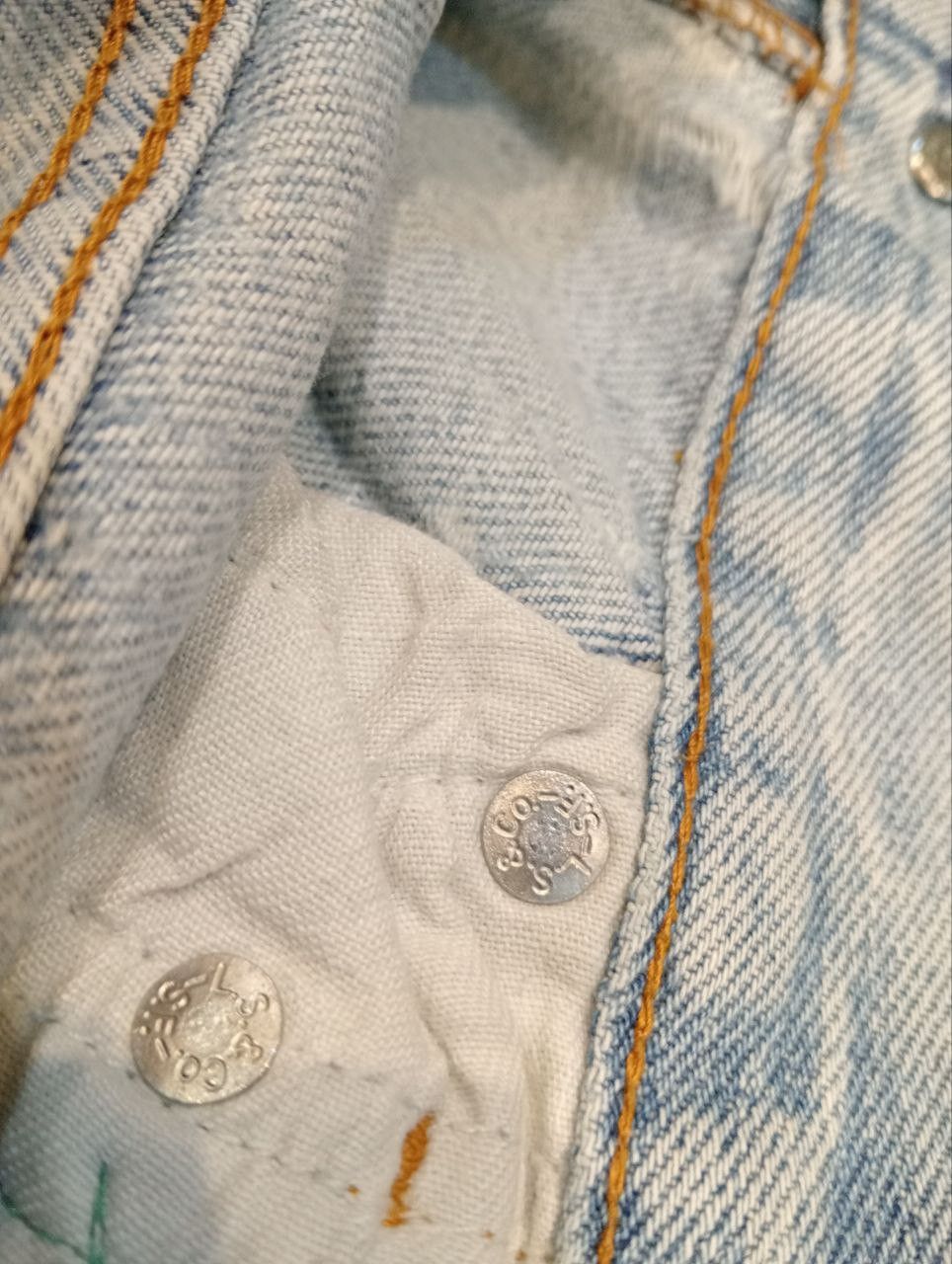 Levi's Vintage Clothing LEVI'S VINTAGE LIGHT BLUE DISTRESSED JEANS Size US 31 - 14 Thumbnail