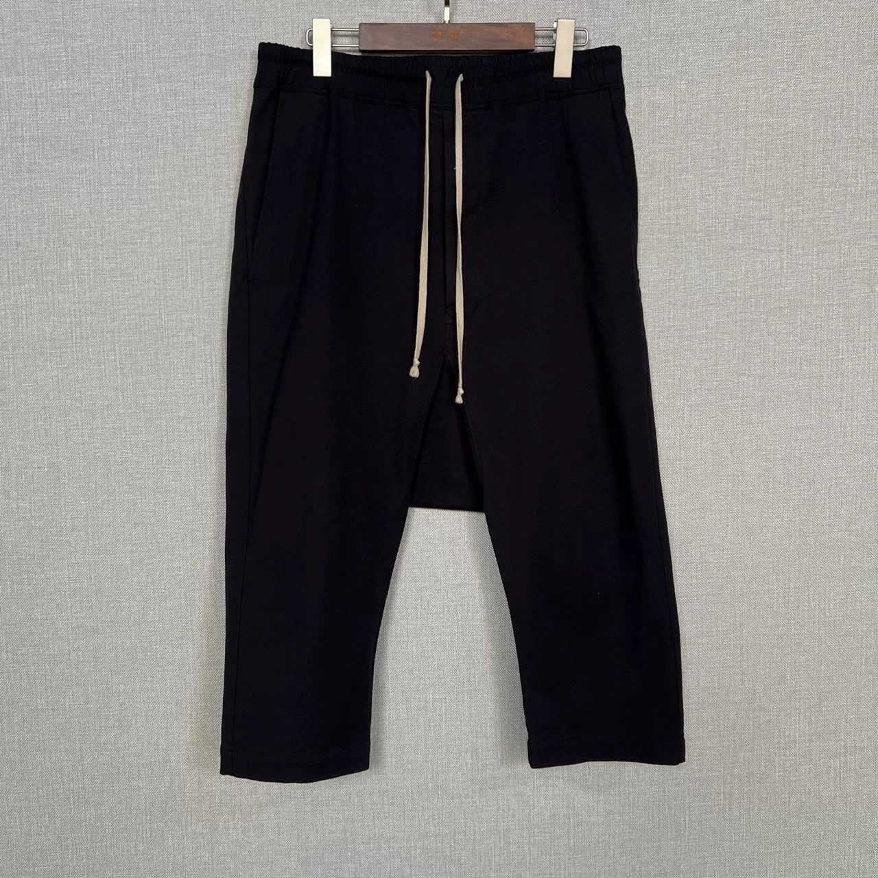 Rick Owens Rick Owens 15FW Black Drawstring Cropped Pants Size US 34 / EU 50 - 1 Thumbnail