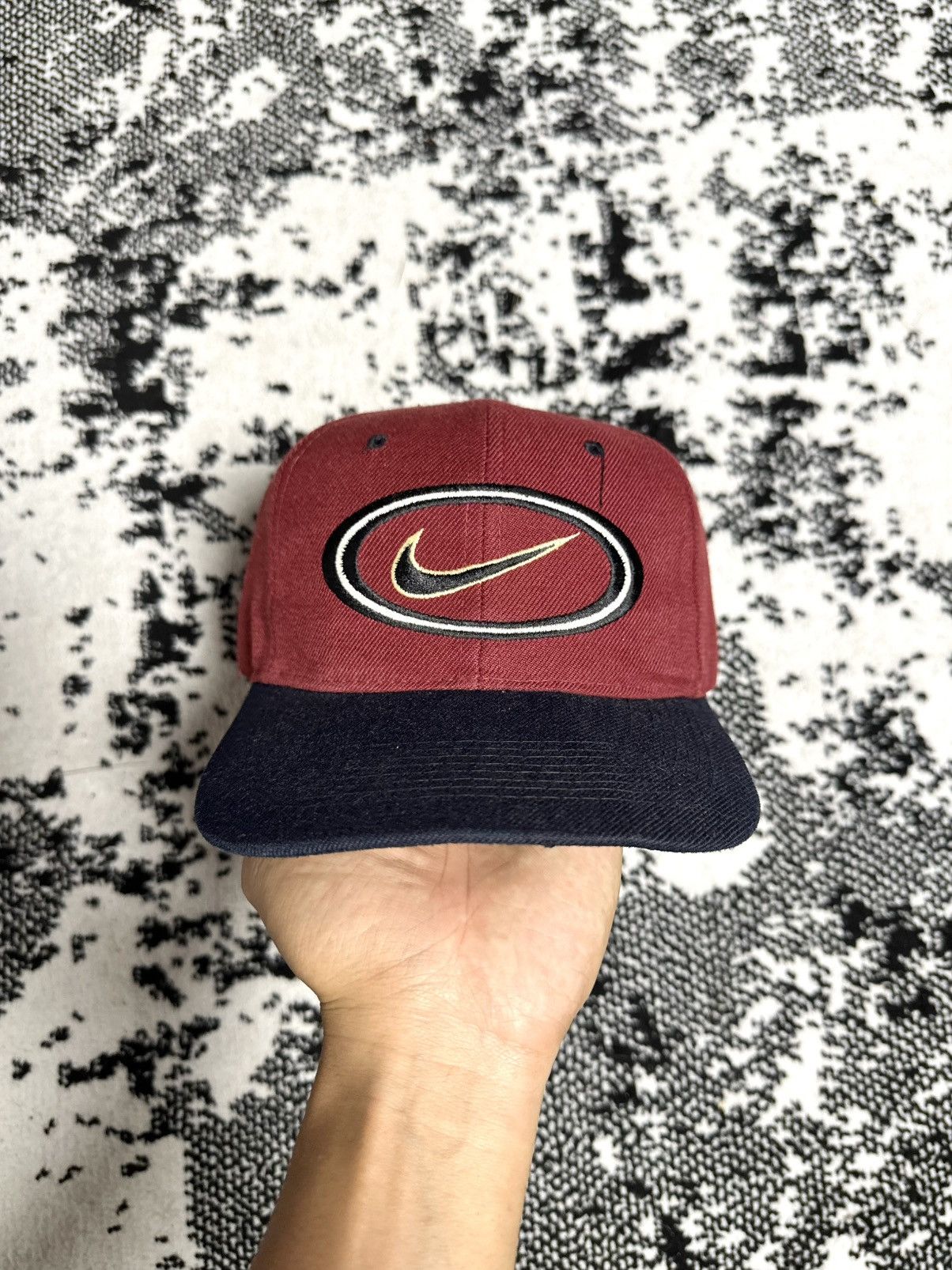 Nike Vintage 90s Nike Circle Logo Swosh Size ONE SIZE - 1 Thumbnail