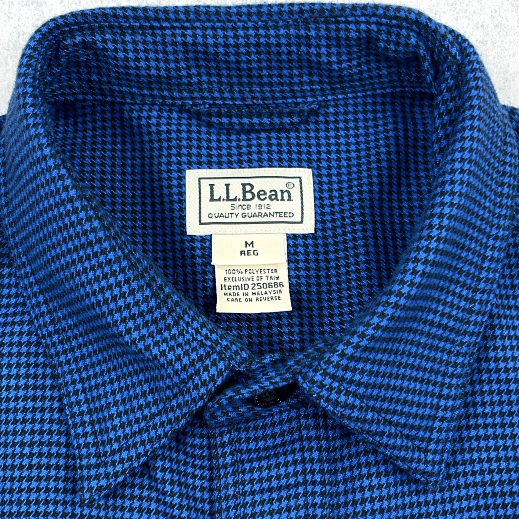 Vintage VINTAGE LL Bean Flannel Shirt Men Medium Blue Houndstooth Plaid Cotton Camp VTG Y2K Size US M / EU 48-50 / 2 - 6 Thumbnail