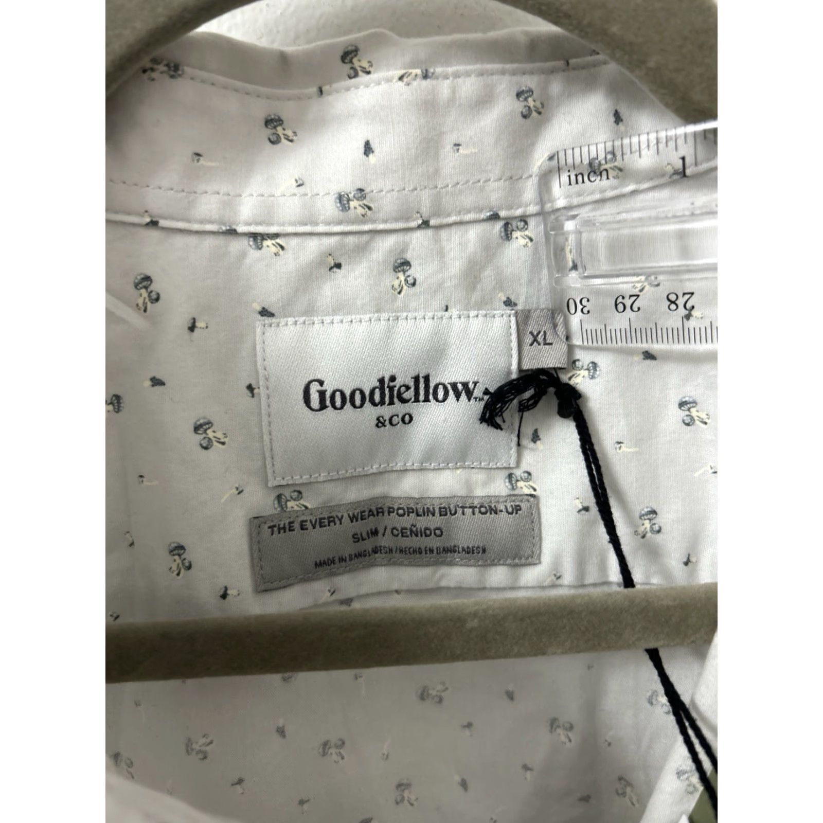 Vintage Goodfellow & Co Shirt Mens XL White Slim Poplin Button-Up Mushroom Print L/S NWT Size US XL / EU 56 / 4 - 6 Thumbnail